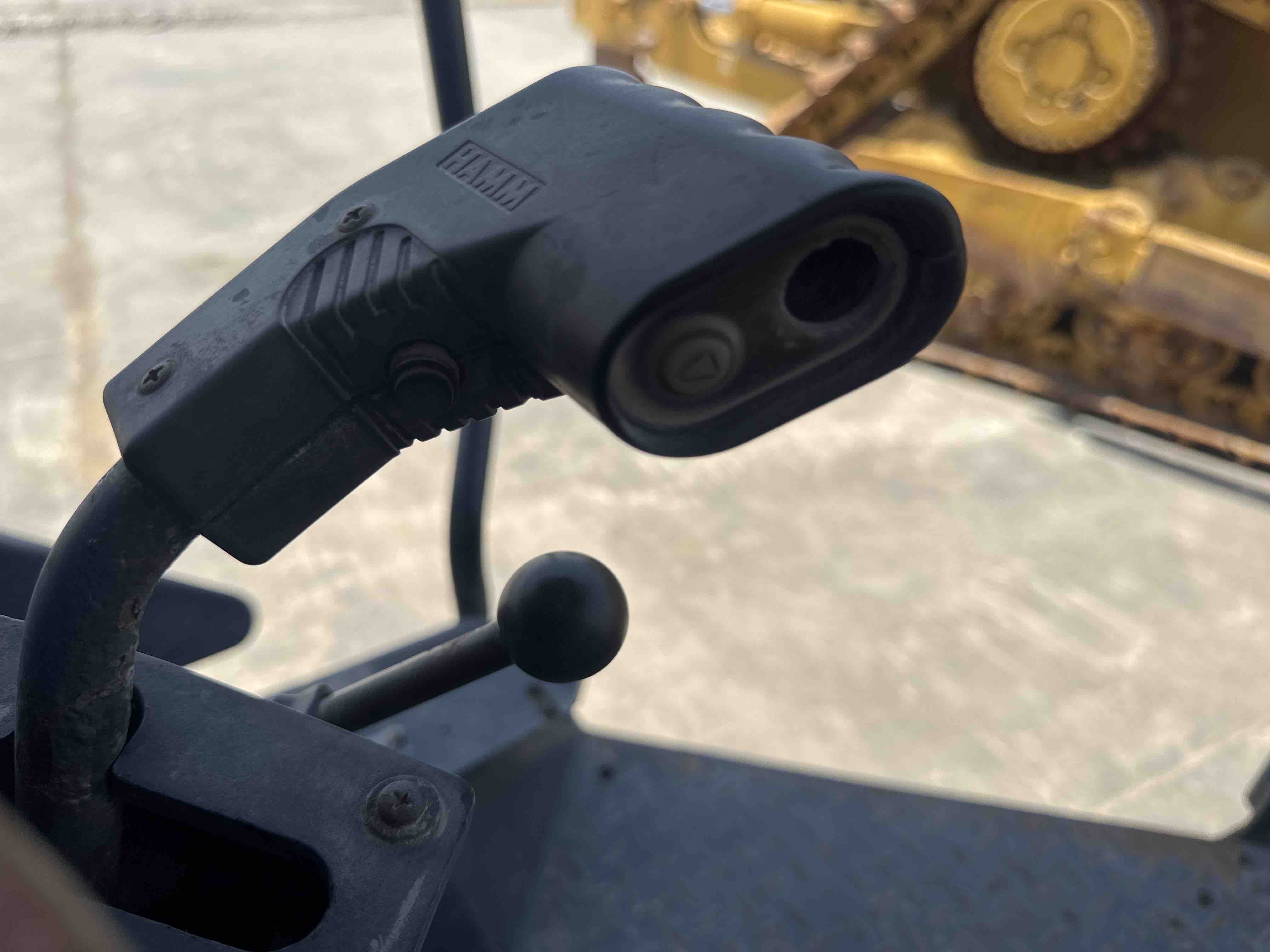 SRC-016-Hamm-HD-75-Tandem-rollers-inspection-Cabin-Joysticks-1