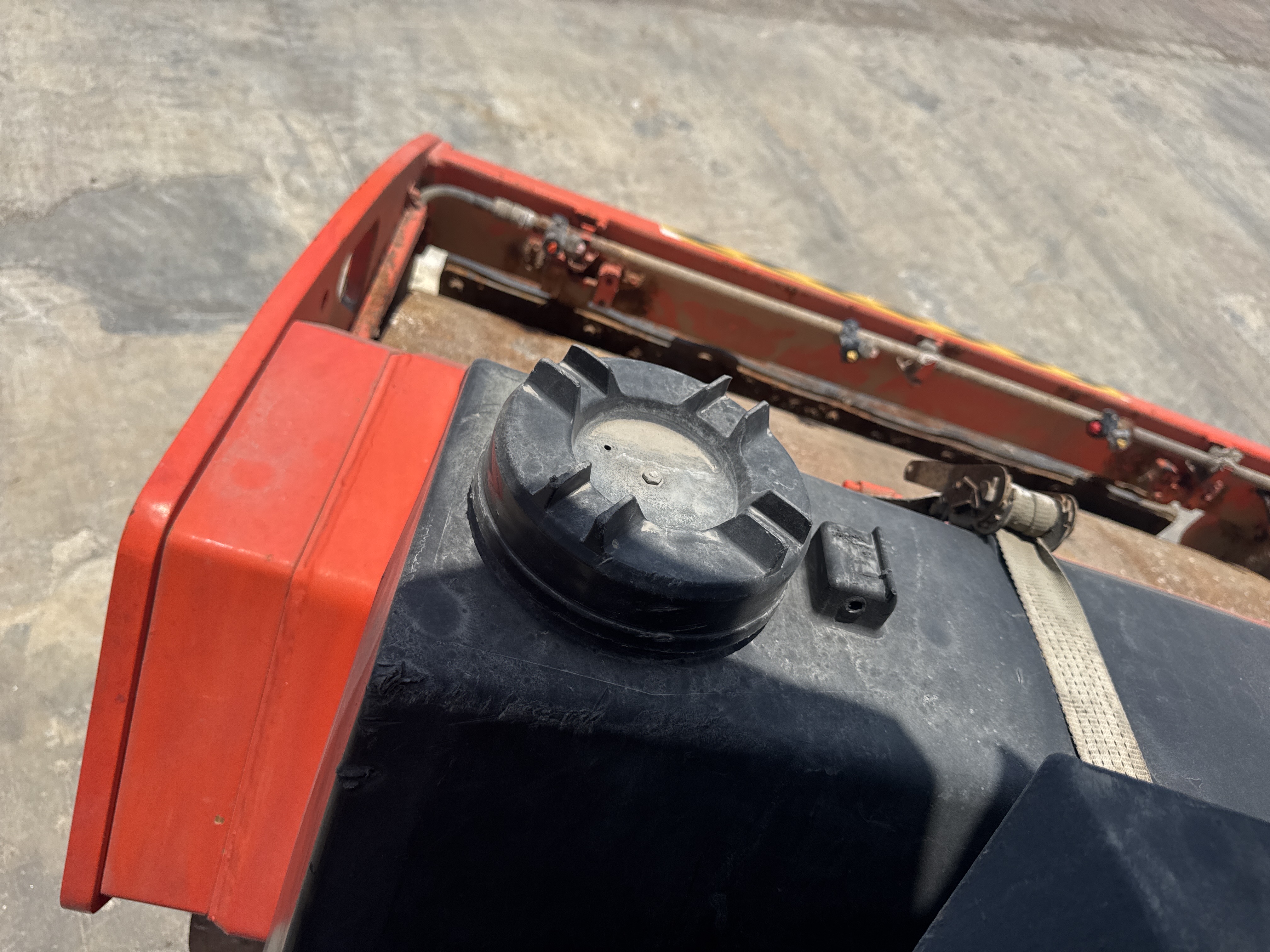 SRC-016-Hamm-HD-75-Tandem-rollers-inspection-Structure-Water-tank-1