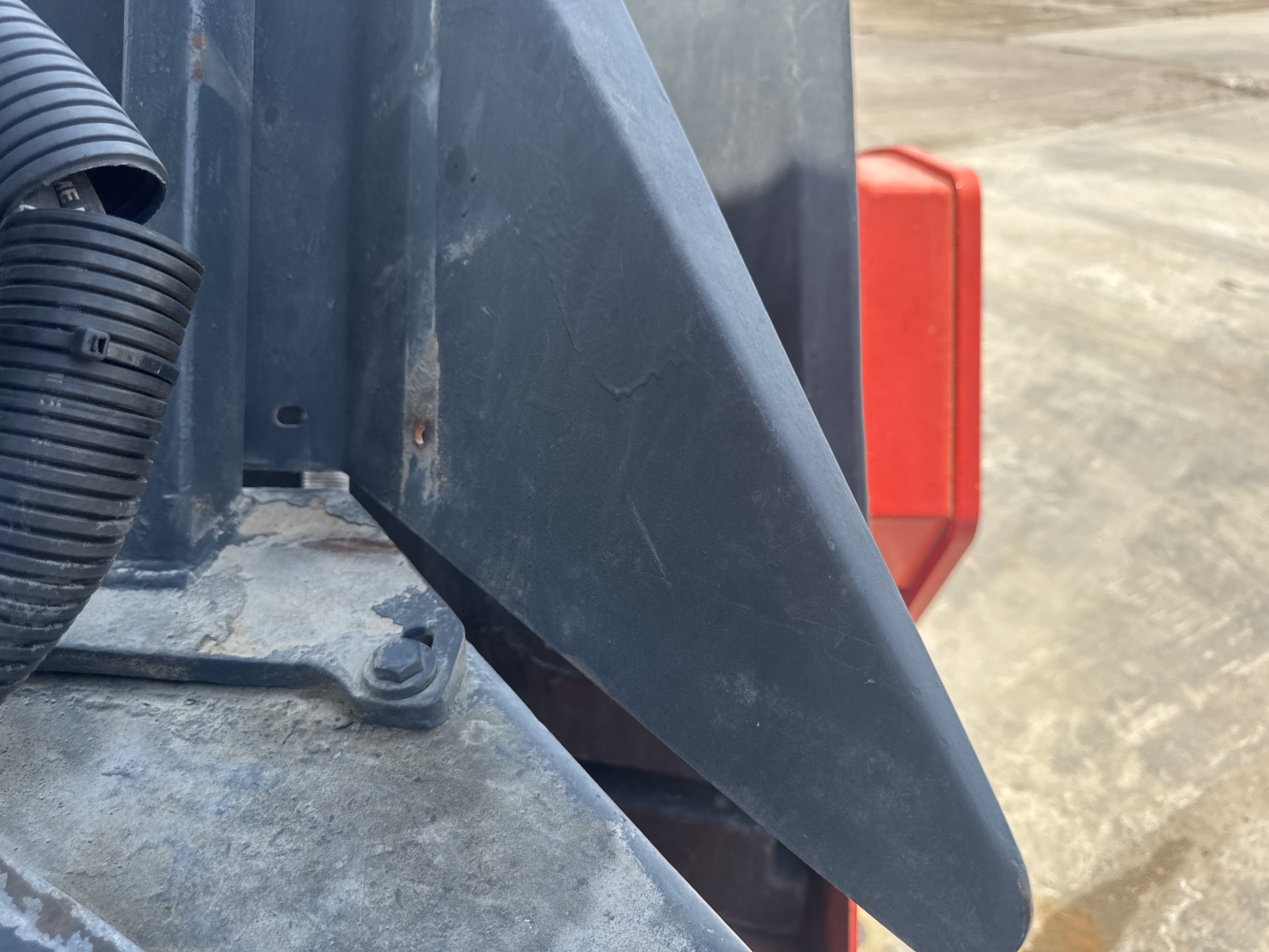 SRC-016-Hamm-HD-75-Tandem-rollers-inspection-Structure-Sheet-metal-(fiberglass)-1