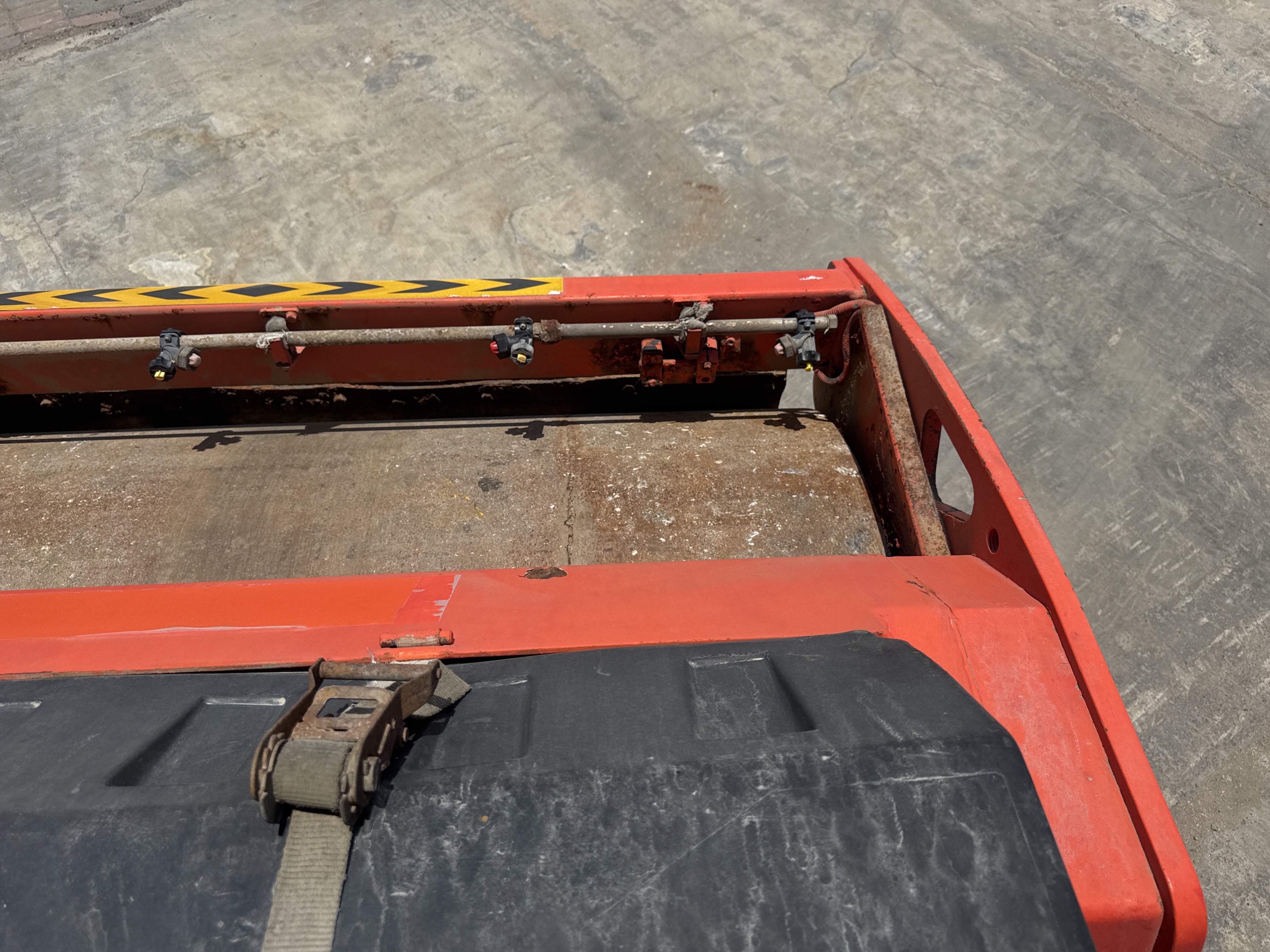 SRC-016-Hamm-HD-75-Tandem-rollers-inspection-Structure-Front-drum-forks-1