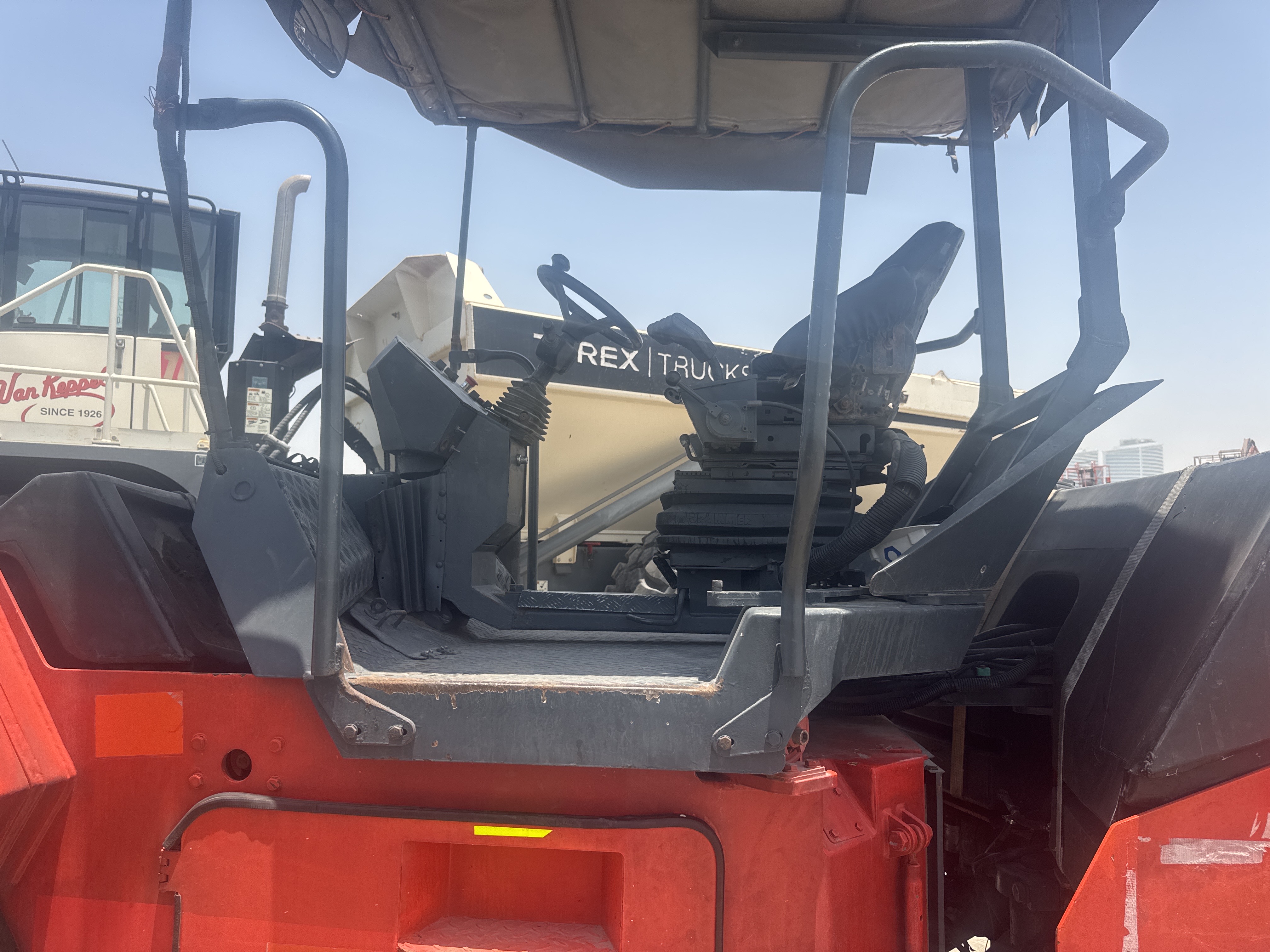 SRC-016-Hamm-HD-75-Tandem-rollers-inspection-Structure-Handrails-1