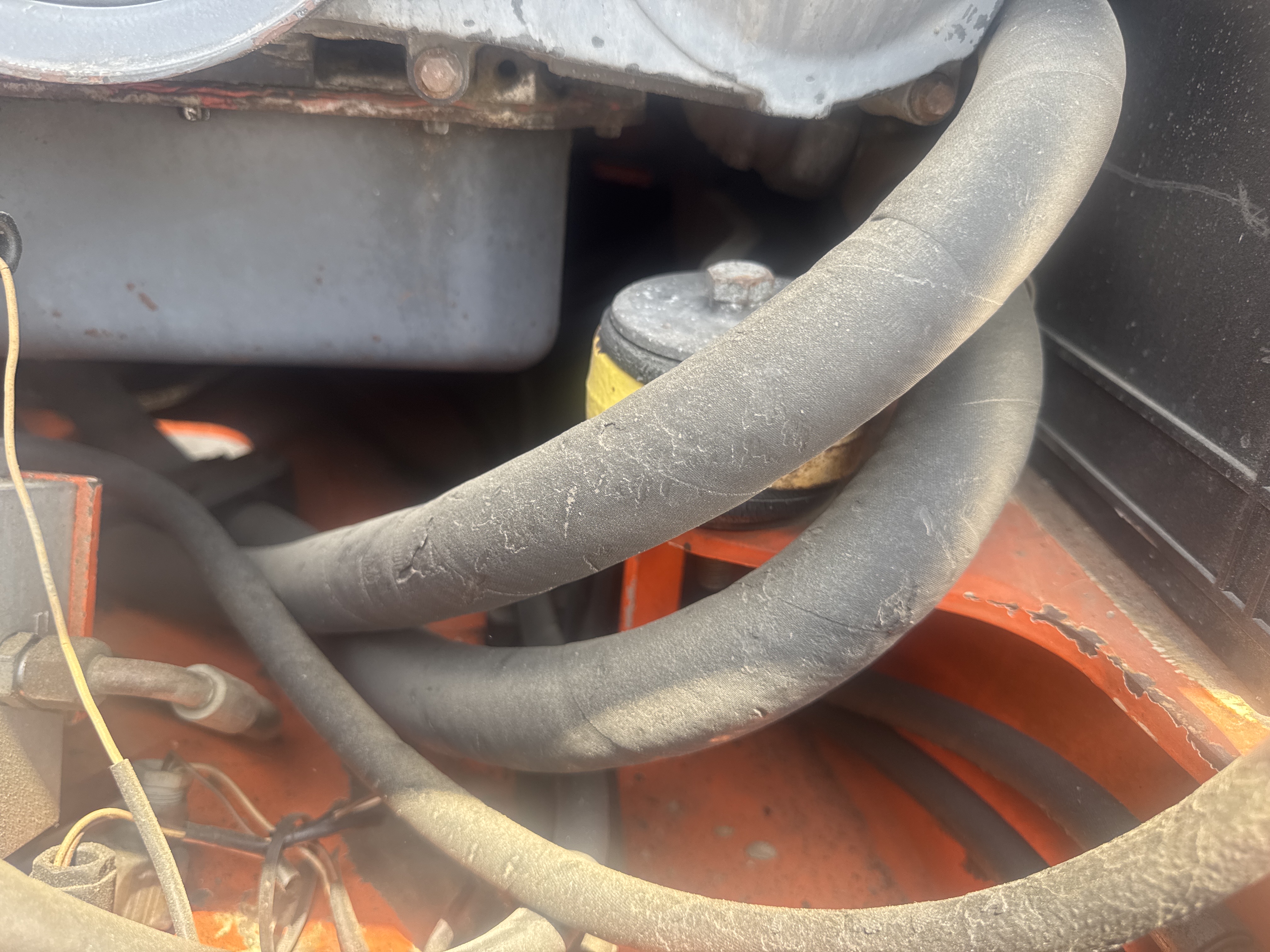 SRC-016-Hamm-HD-75-Tandem-rollers-inspection-Engine-Hoses-1