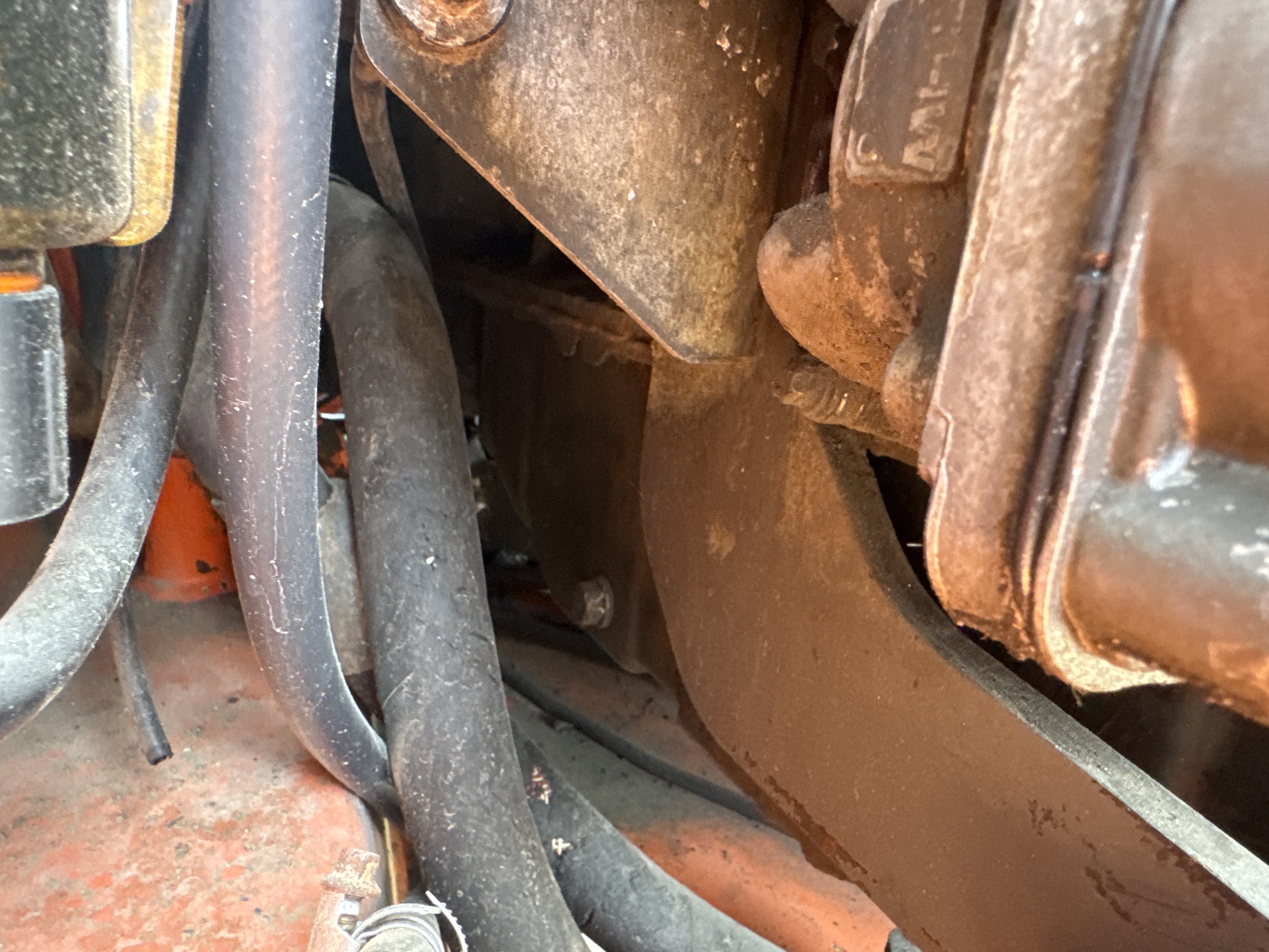 SRC-016-Hamm-HD-75-Tandem-rollers-inspection-Engine-Engine-oil-leaks-1
