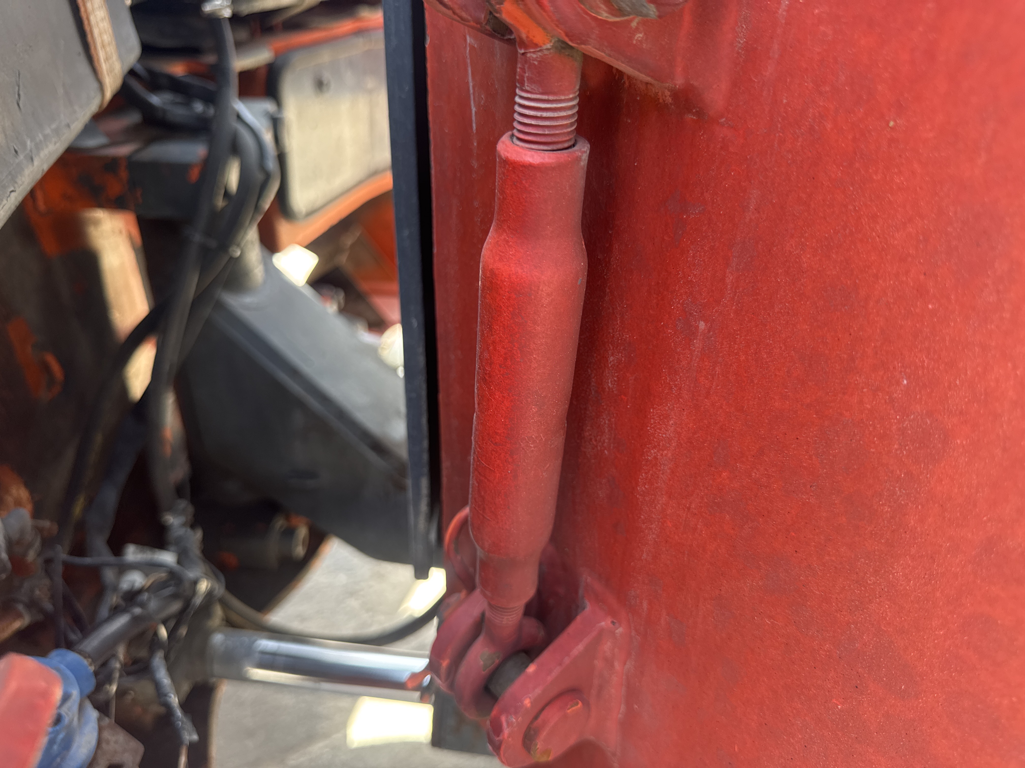 SRC-016-Hamm-HD-75-Tandem-rollers-inspection-Safety-Hydraulic-safety-lock-1