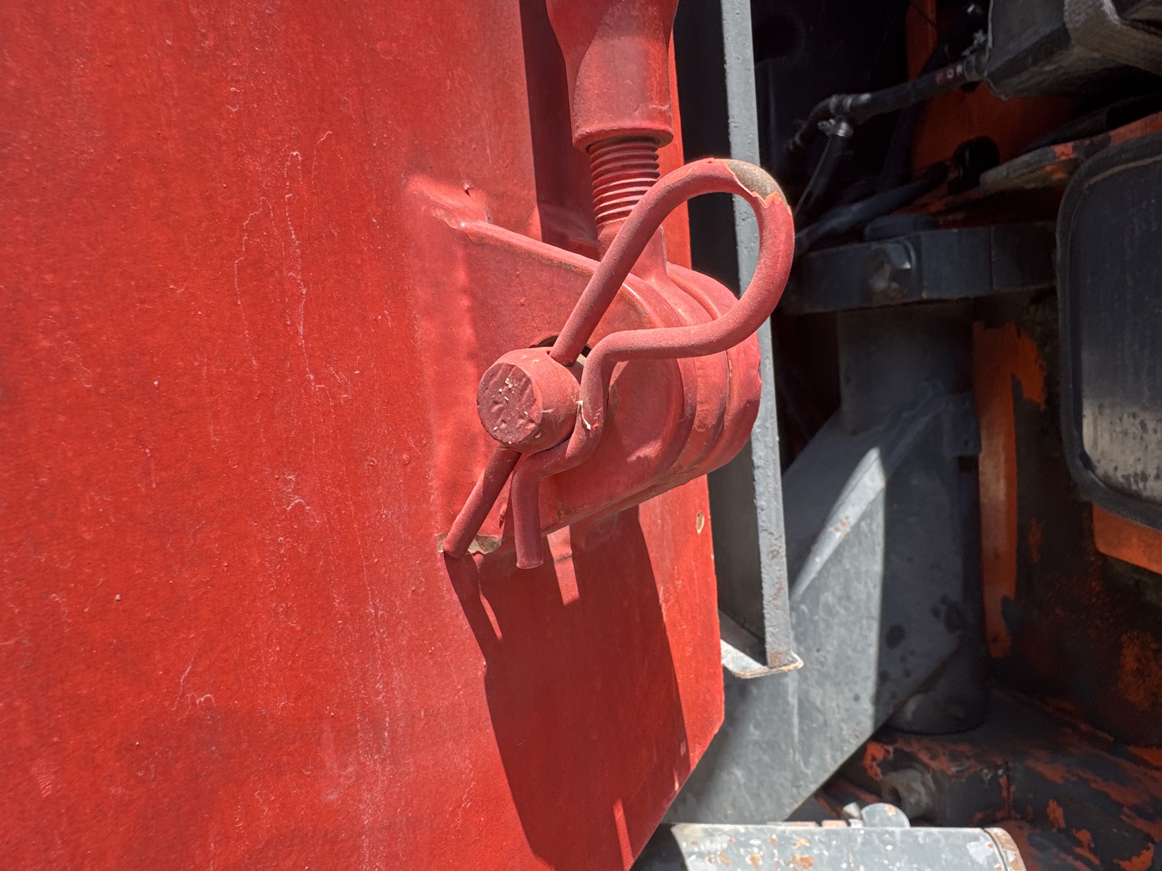 SRC-016-Hamm-HD-75-Tandem-rollers-inspection-Safety-Hydraulic-safety-lock-1