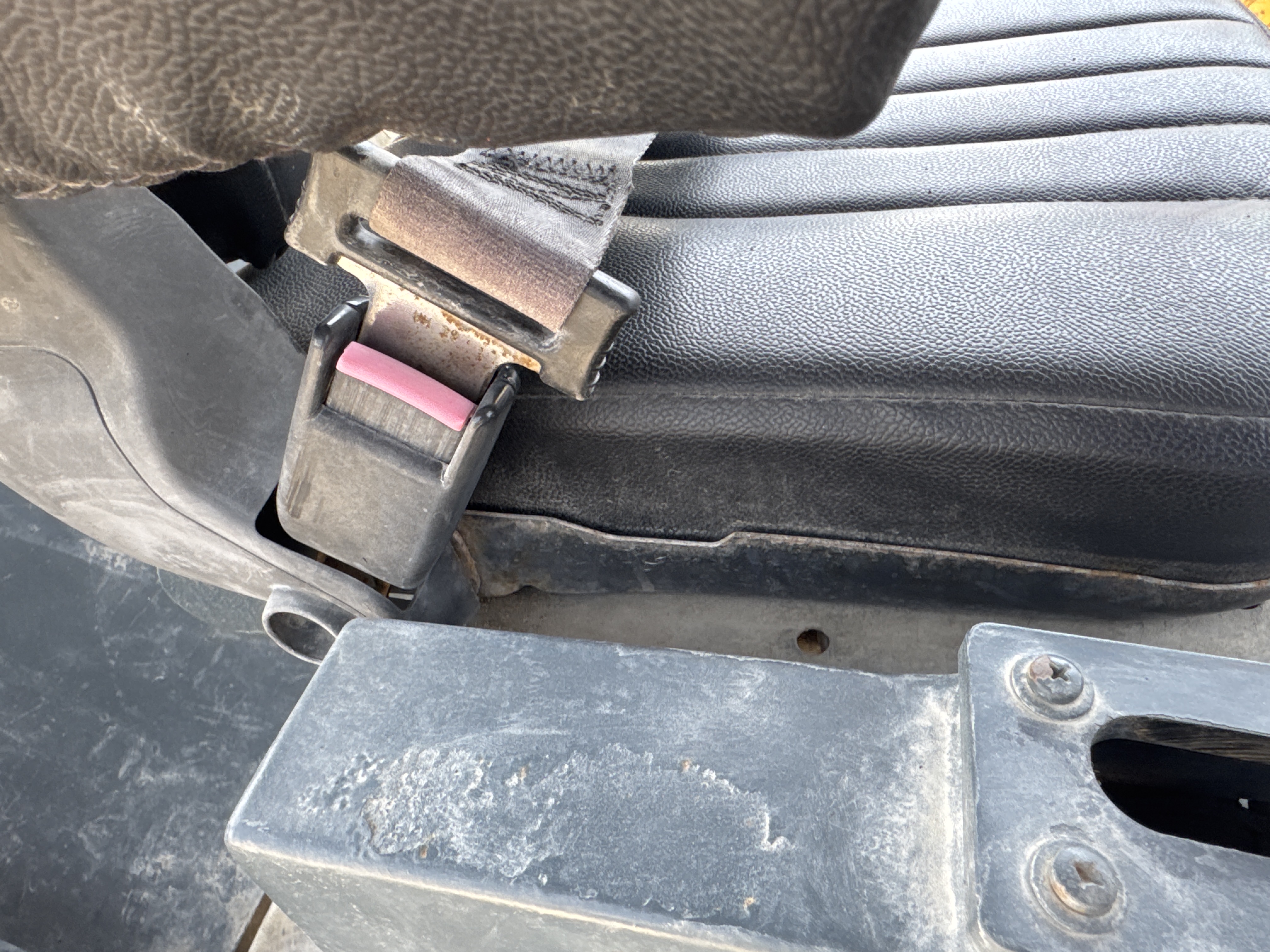 SRC-016-Hamm-HD-75-Tandem-rollers-inspection-Safety-Seat-belts-1