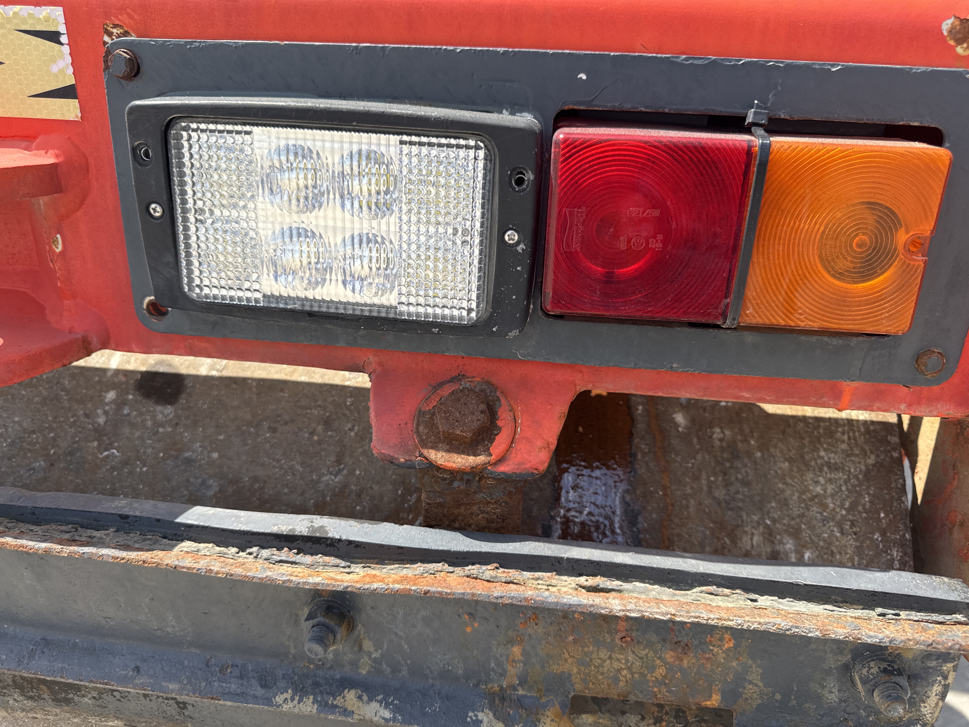 SRC-016-Hamm-HD-75-Tandem-rollers-inspection-Electronics-Lights-and-signals-1