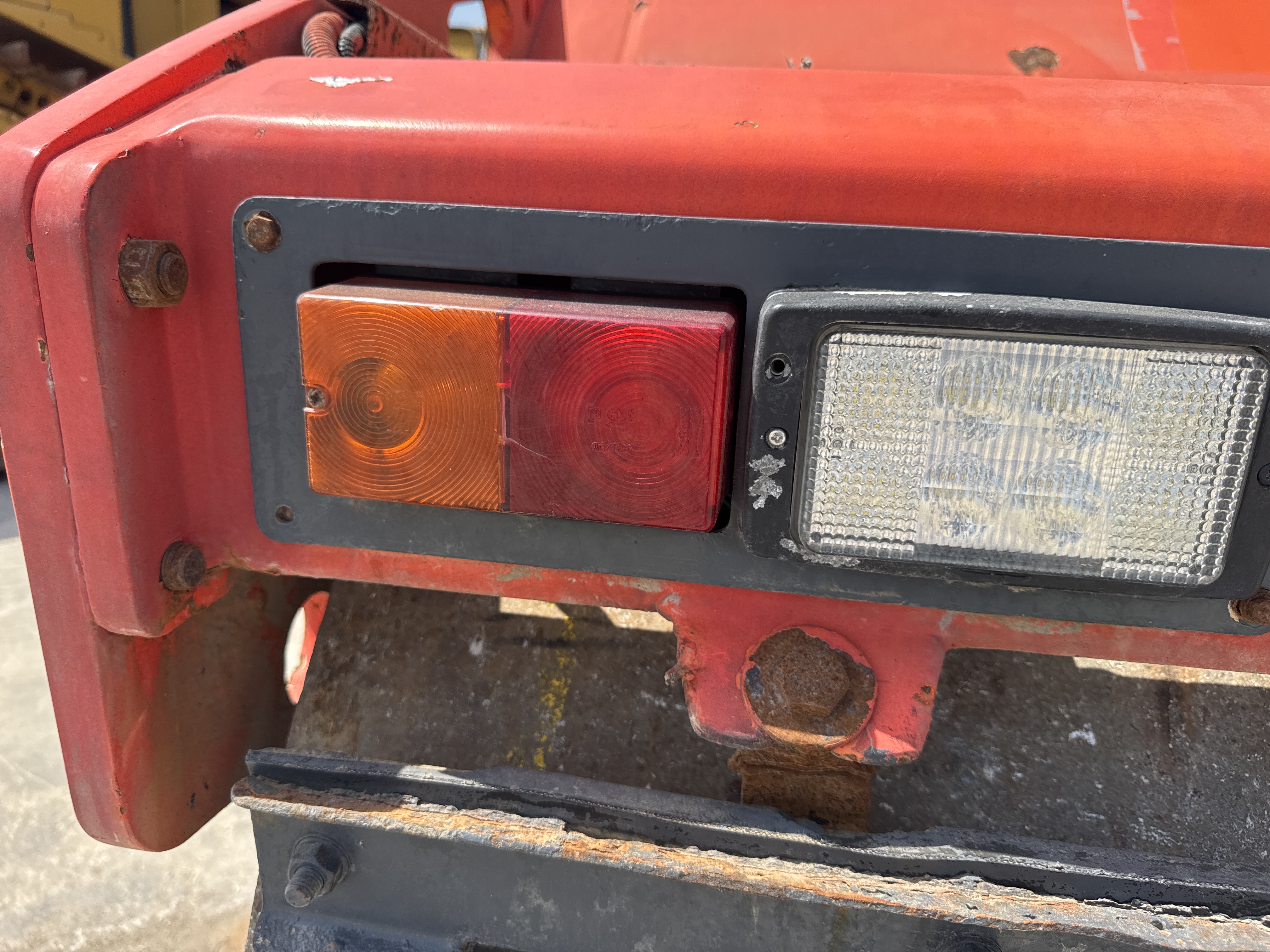 SRC-016-Hamm-HD-75-Tandem-rollers-inspection-Electronics-Lights-and-signals-1