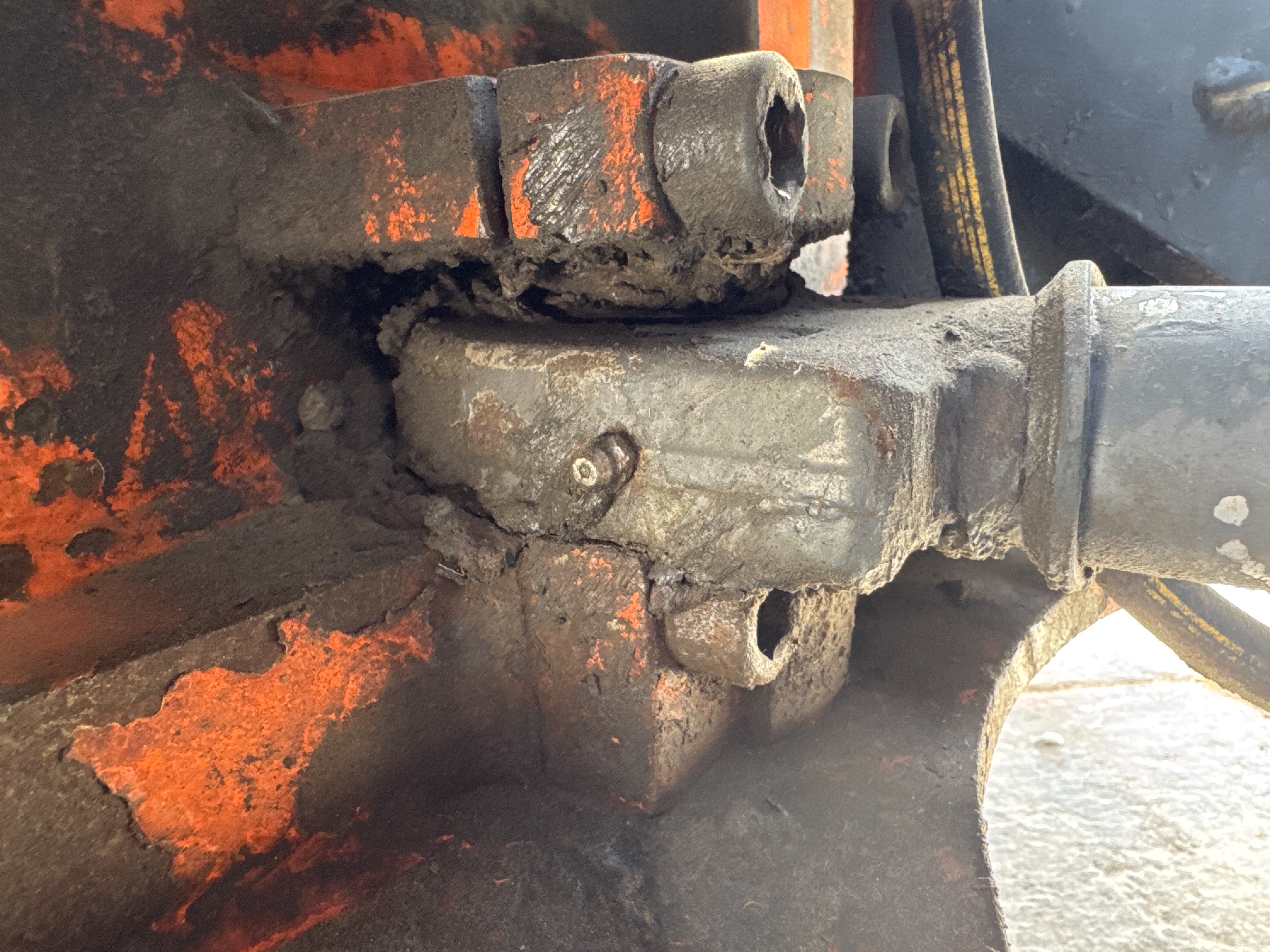 SRC-016-Hamm-HD-75-Tandem-rollers-inspection-Hydraulics-Hydraulic-pins-/-locks-1