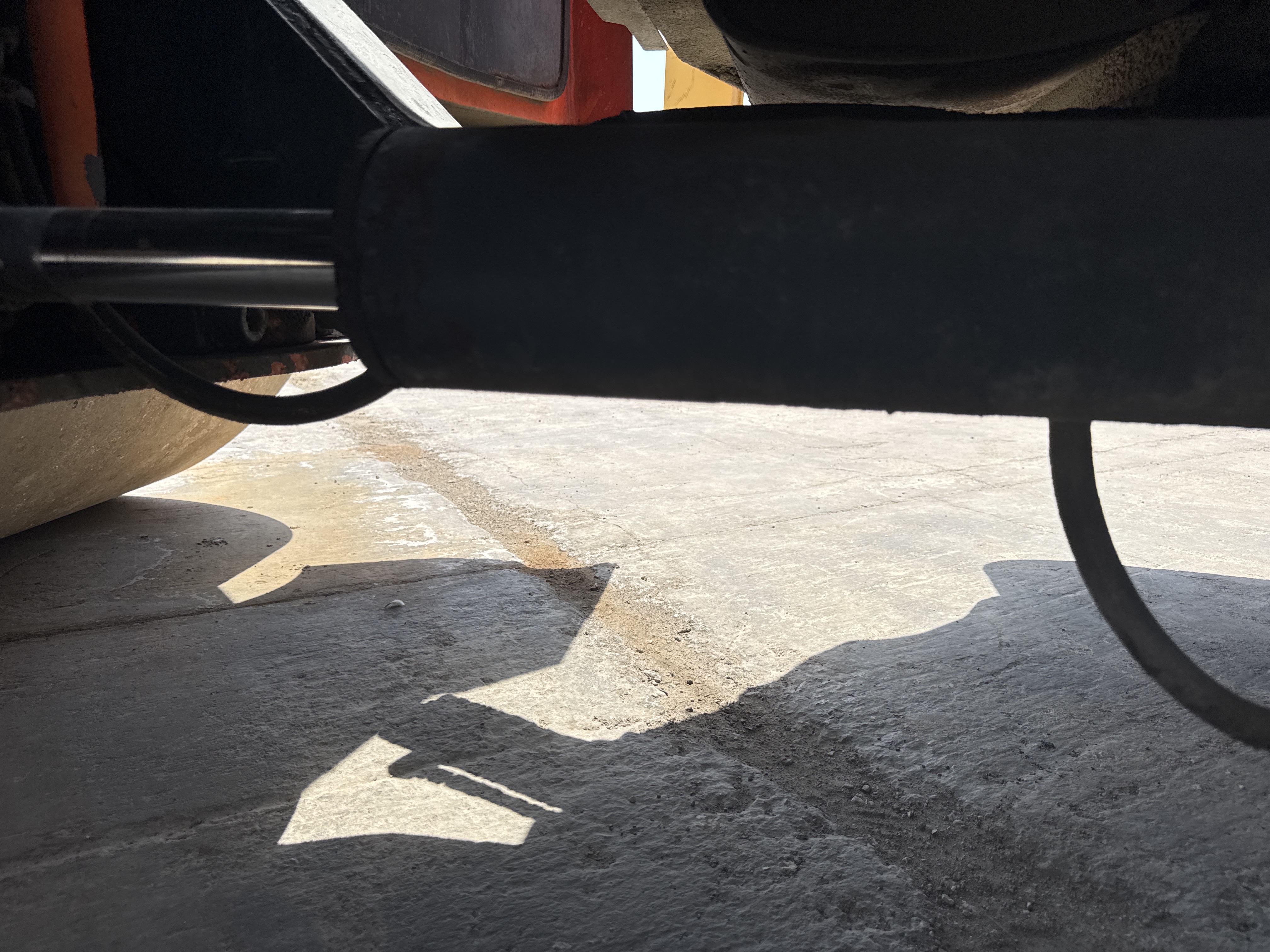 SRC-016-Hamm-HD-75-Tandem-rollers-inspection-Hydraulics-Steering-cylinders-1
