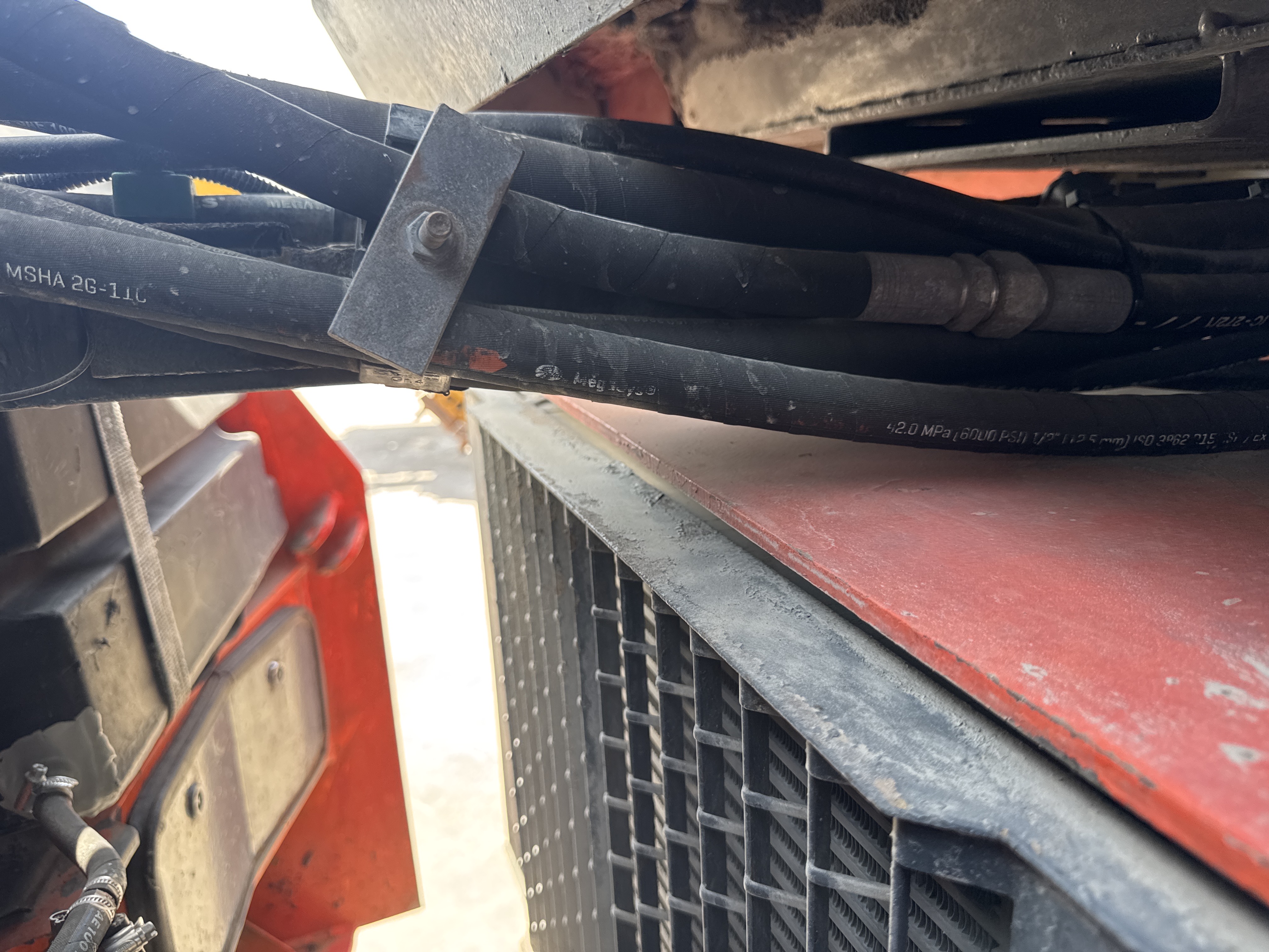 SRC-016-Hamm-HD-75-Tandem-rollers-inspection-Hydraulics-Hydraulic-hoses-and-lines-1