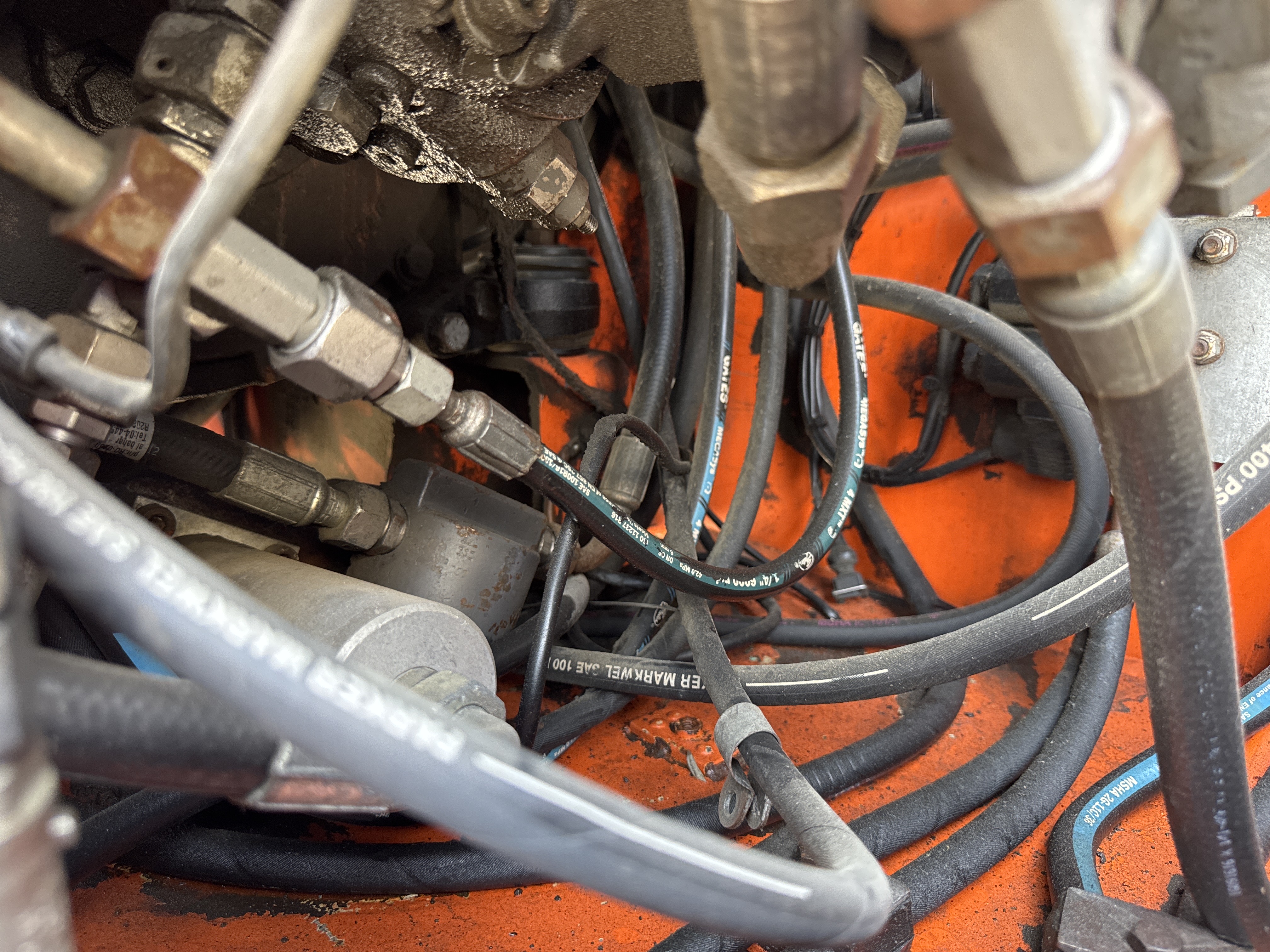 SRC-016-Hamm-HD-75-Tandem-rollers-inspection-Hydraulics-Hydraulic-hoses-and-lines-1