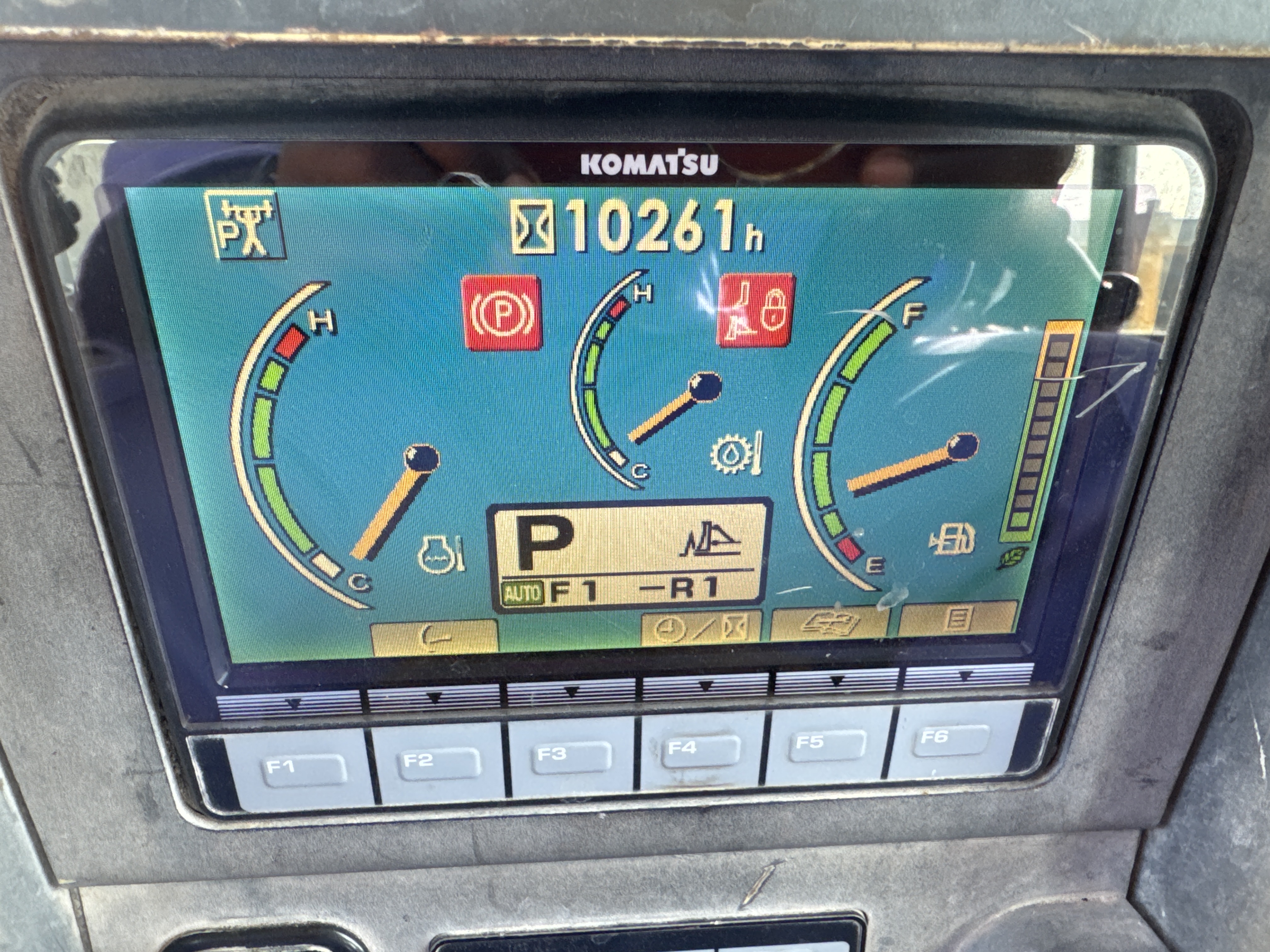 CDB-020-Komatsu-D155A-6R-Crawler-dozers-inspection-Cabin-Instrument-cluster-1