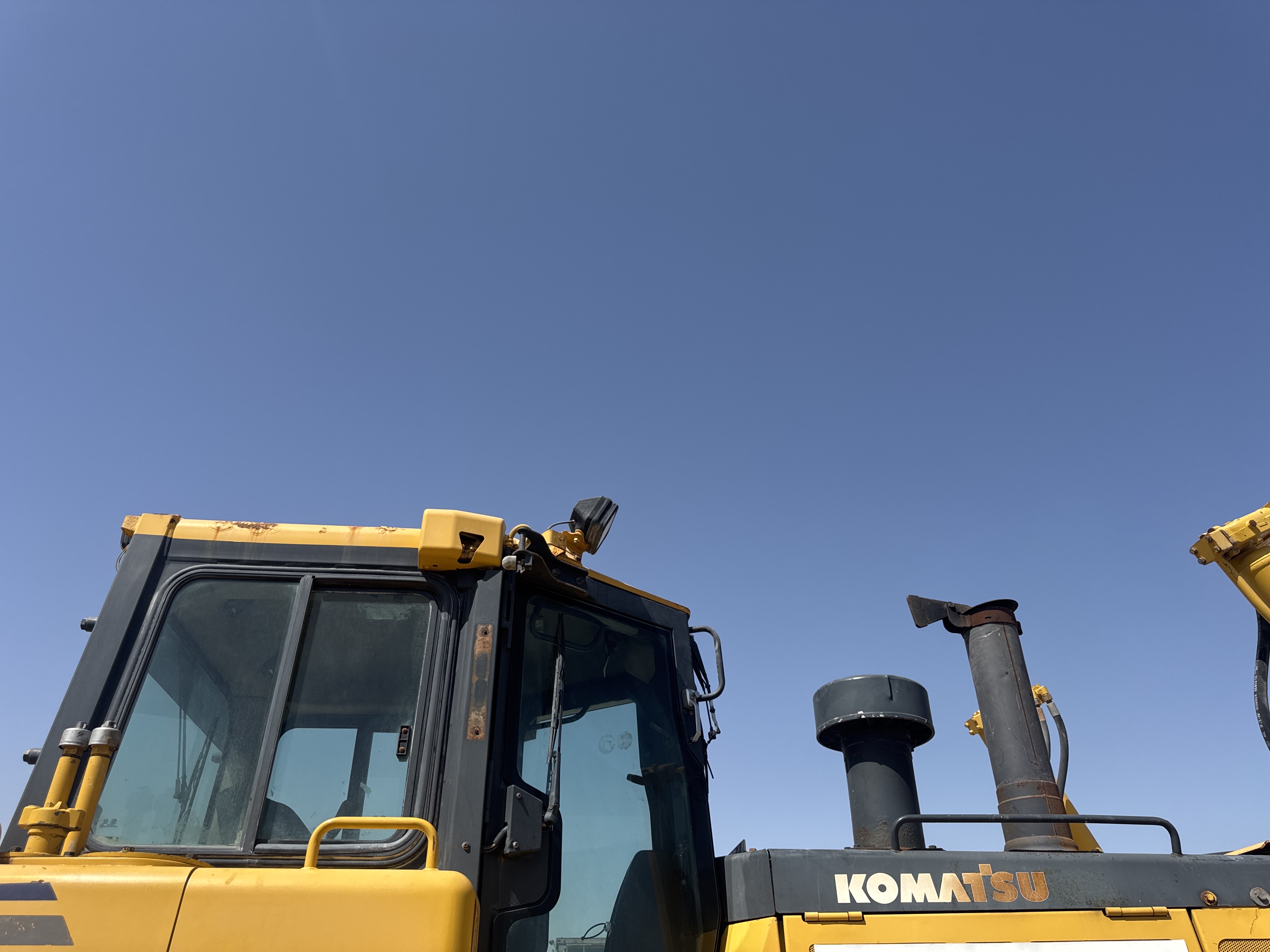 CDB-020-Komatsu-D155A-6R-Crawler-dozers-inspection-Safety-Rollover-protective-structure-(ROPS-/-FOPS)-1