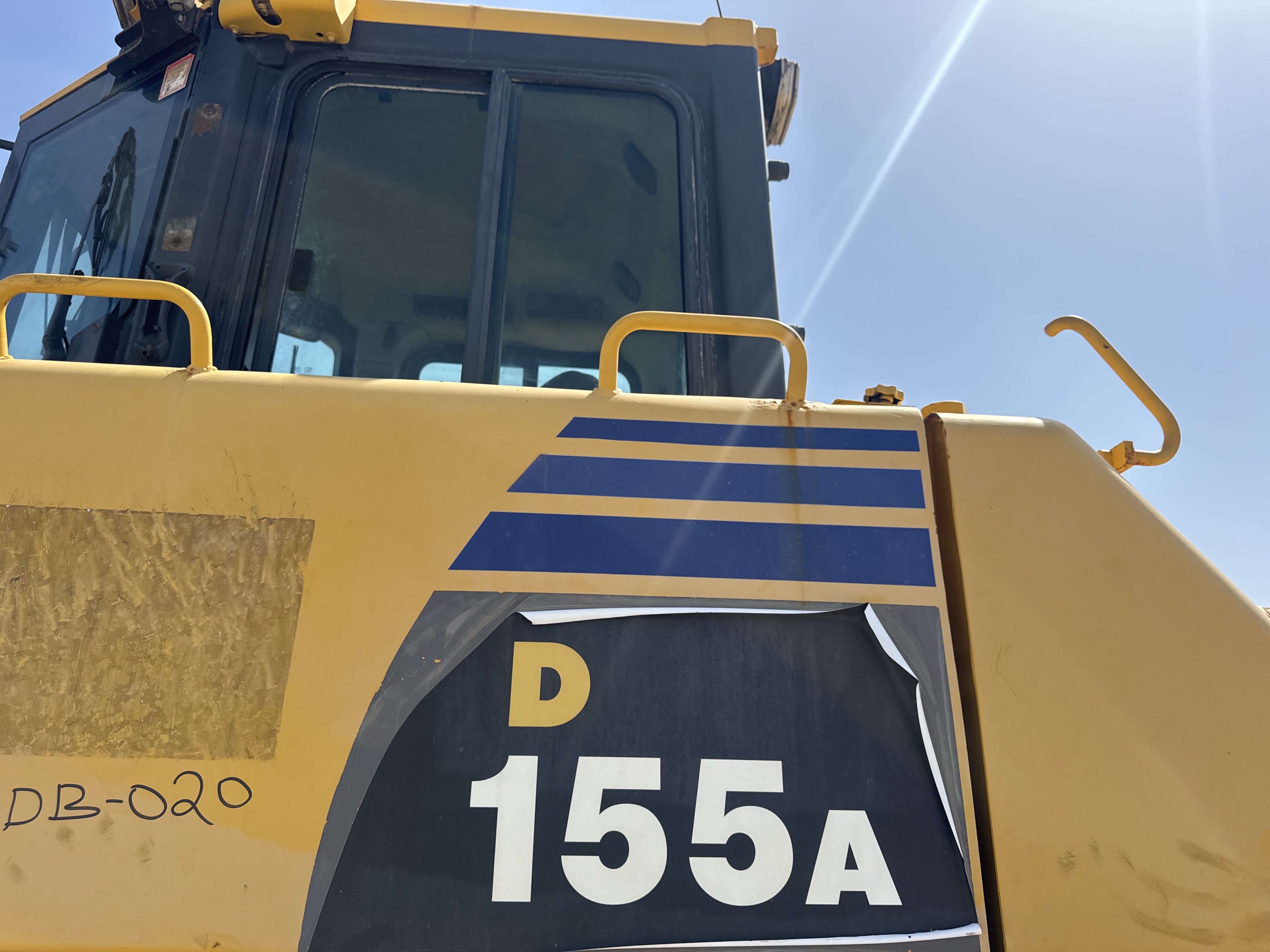 CDB-020-Komatsu-D155A-6R-Crawler-dozers-inspection-Safety-Rollover-protective-structure-(ROPS-/-FOPS)-1