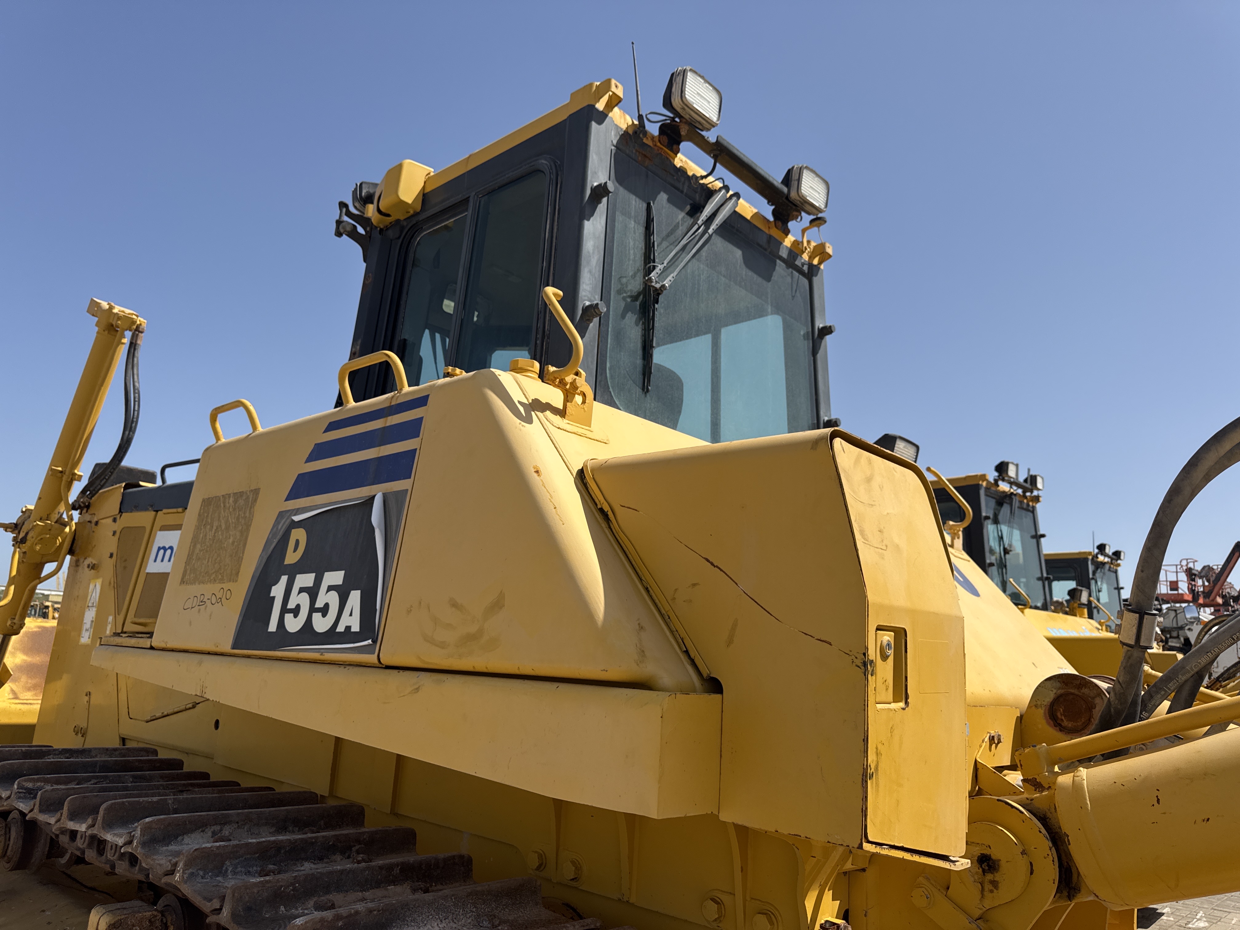 CDB-020-Komatsu-D155A-6R-Crawler-dozers-inspection-Structure-Paint-1