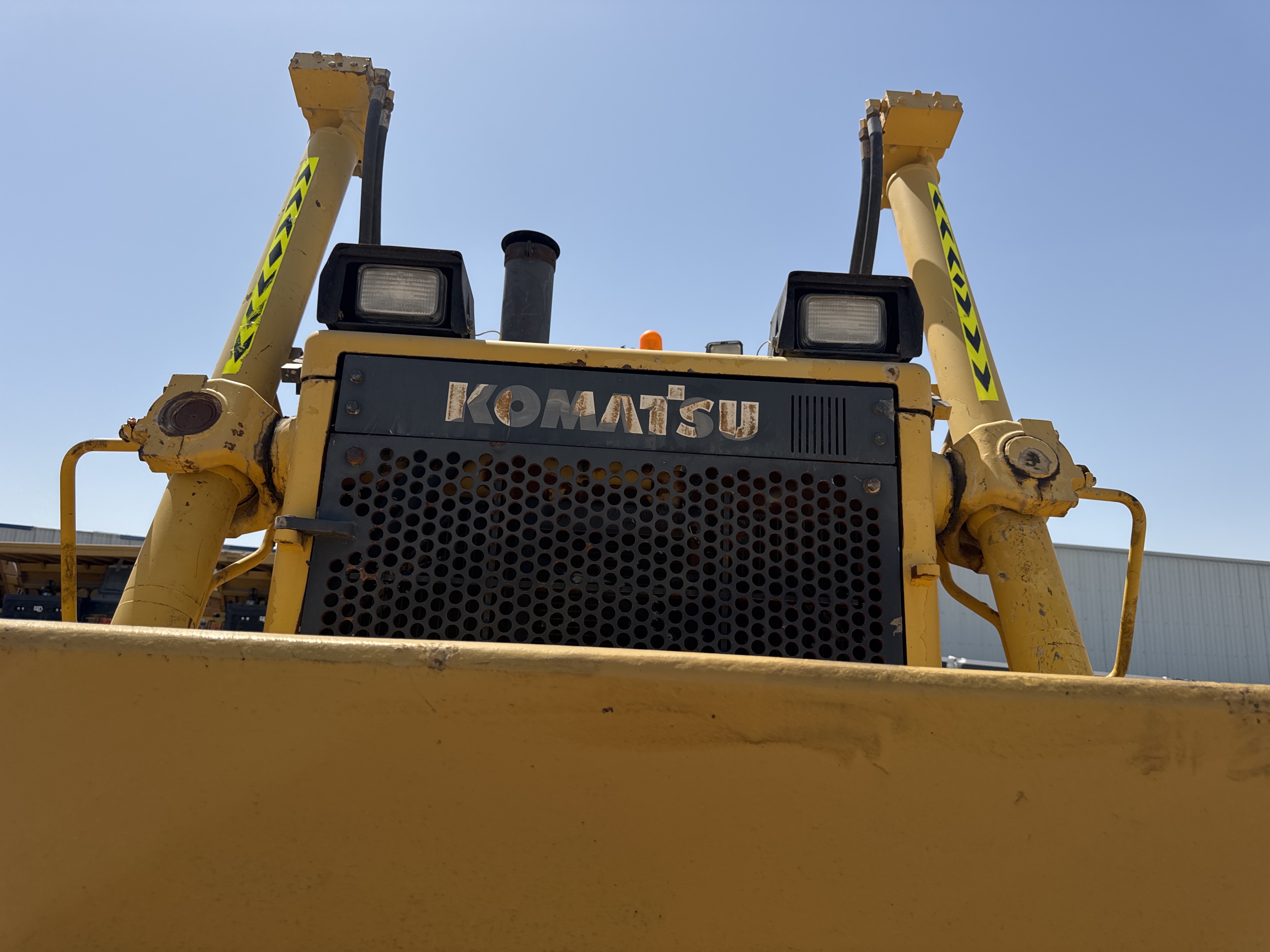 CDB-020-Komatsu-D155A-6R-Crawler-dozers-inspection-Hydraulics-Blade-lift-cylinders-1