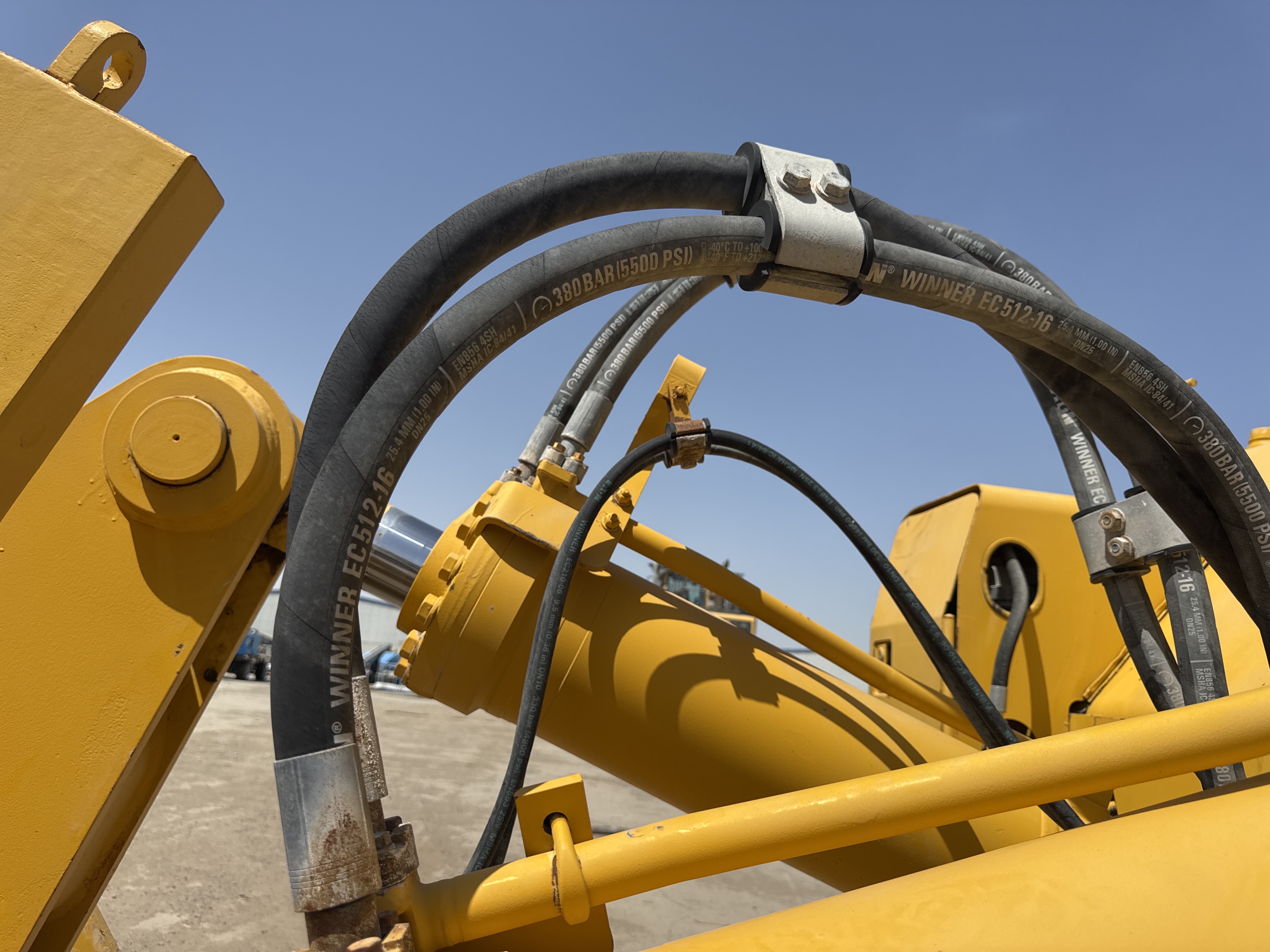 CDB-020-Komatsu-D155A-6R-Crawler-dozers-inspection-Hydraulics-Hydraulic-hoses-and-lines-1