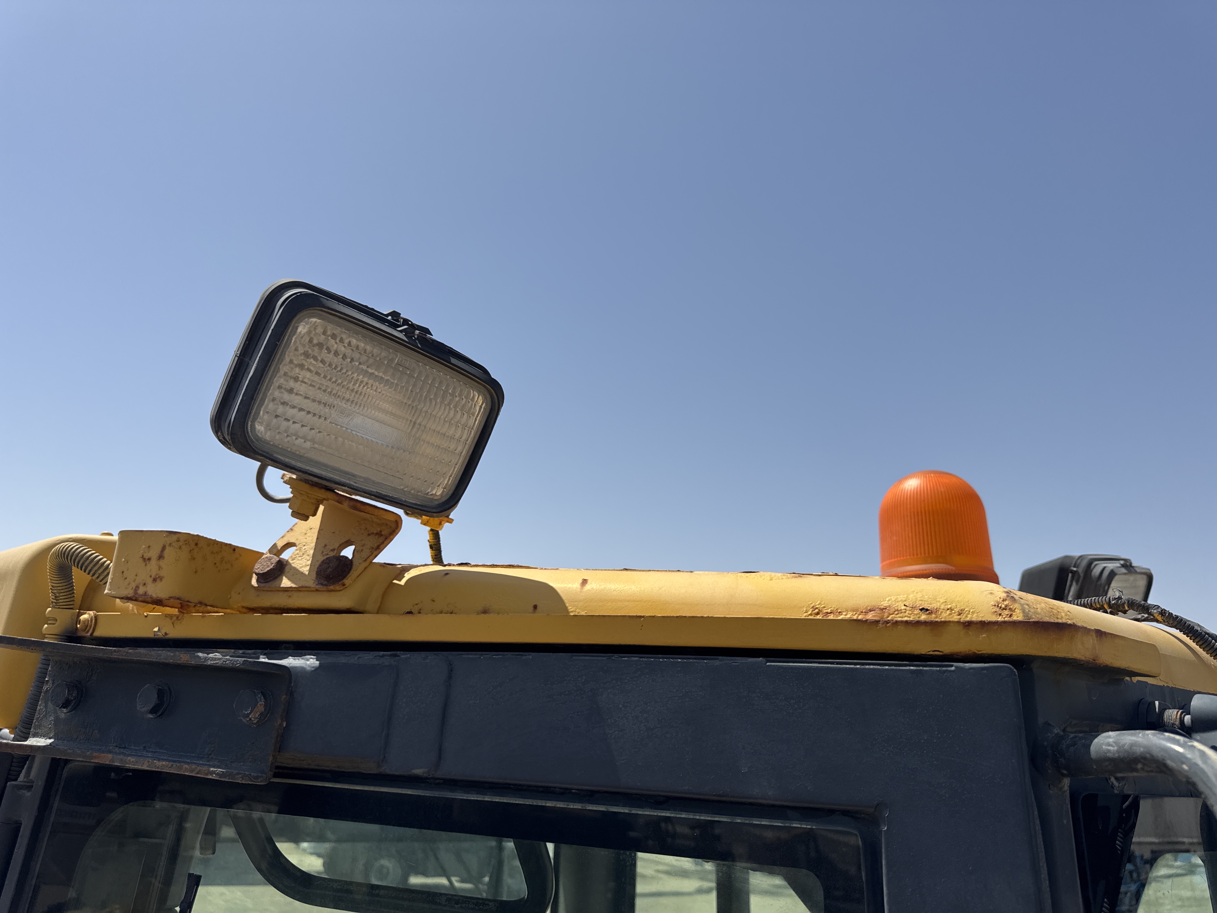 CDB-020-Komatsu-D155A-6R-Crawler-dozers-inspection-Electronics-Lights-and-signals-1