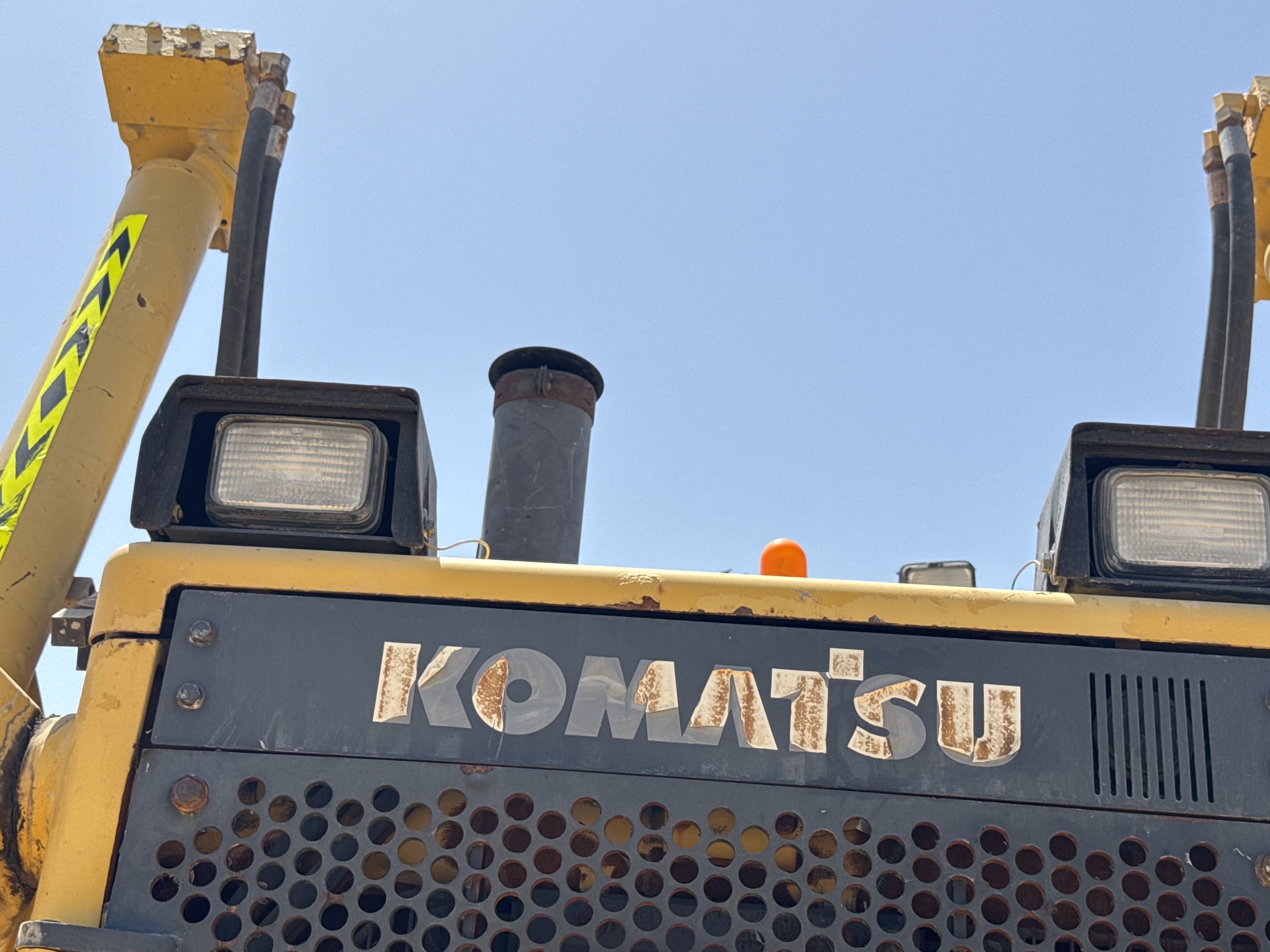 CDB-020-Komatsu-D155A-6R-Crawler-dozers-inspection-Electronics-Lights-and-signals-1