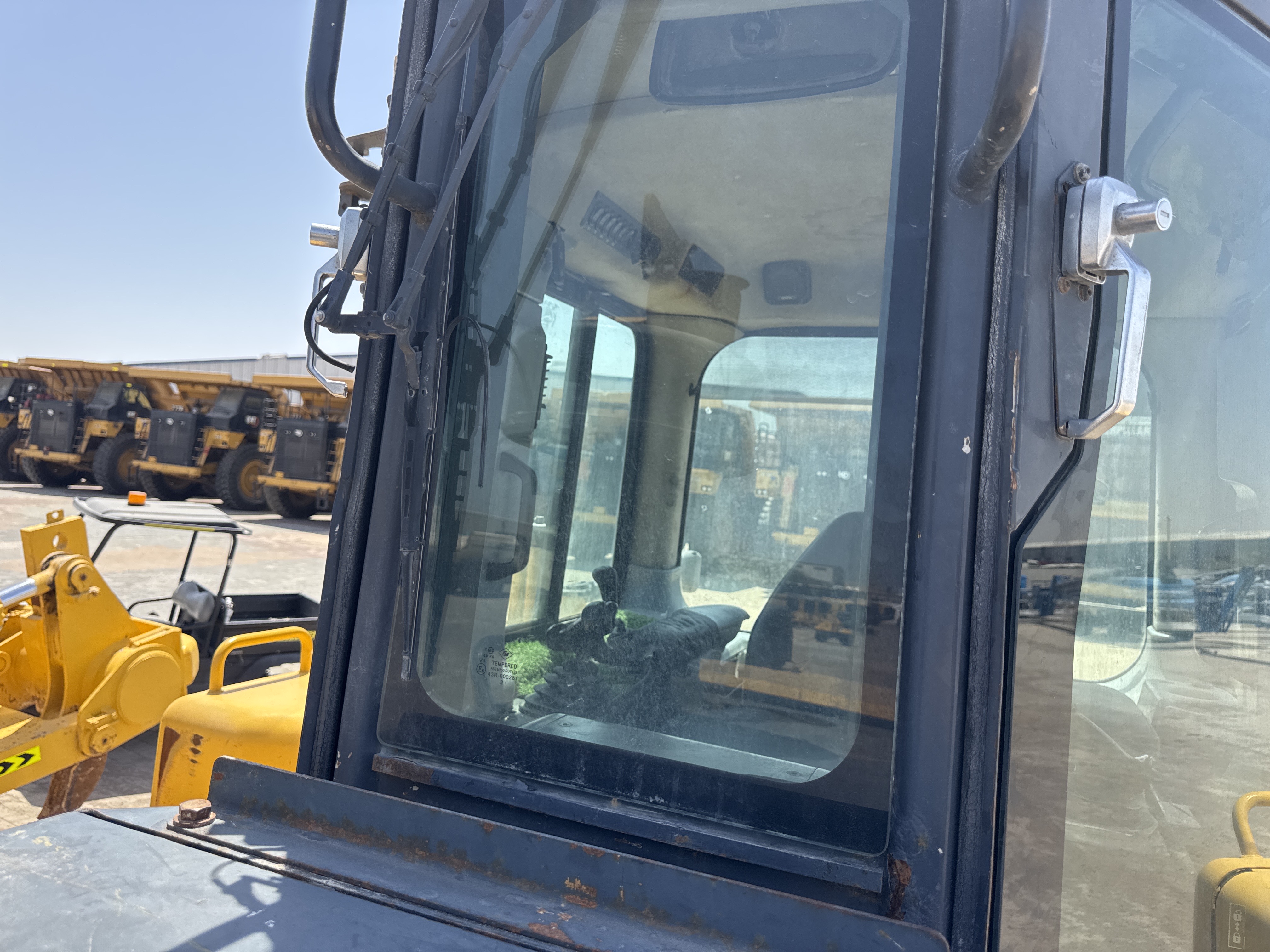 CDB-020-Komatsu-D155A-6R-Crawler-dozers-inspection-Electronics-Wipers-1