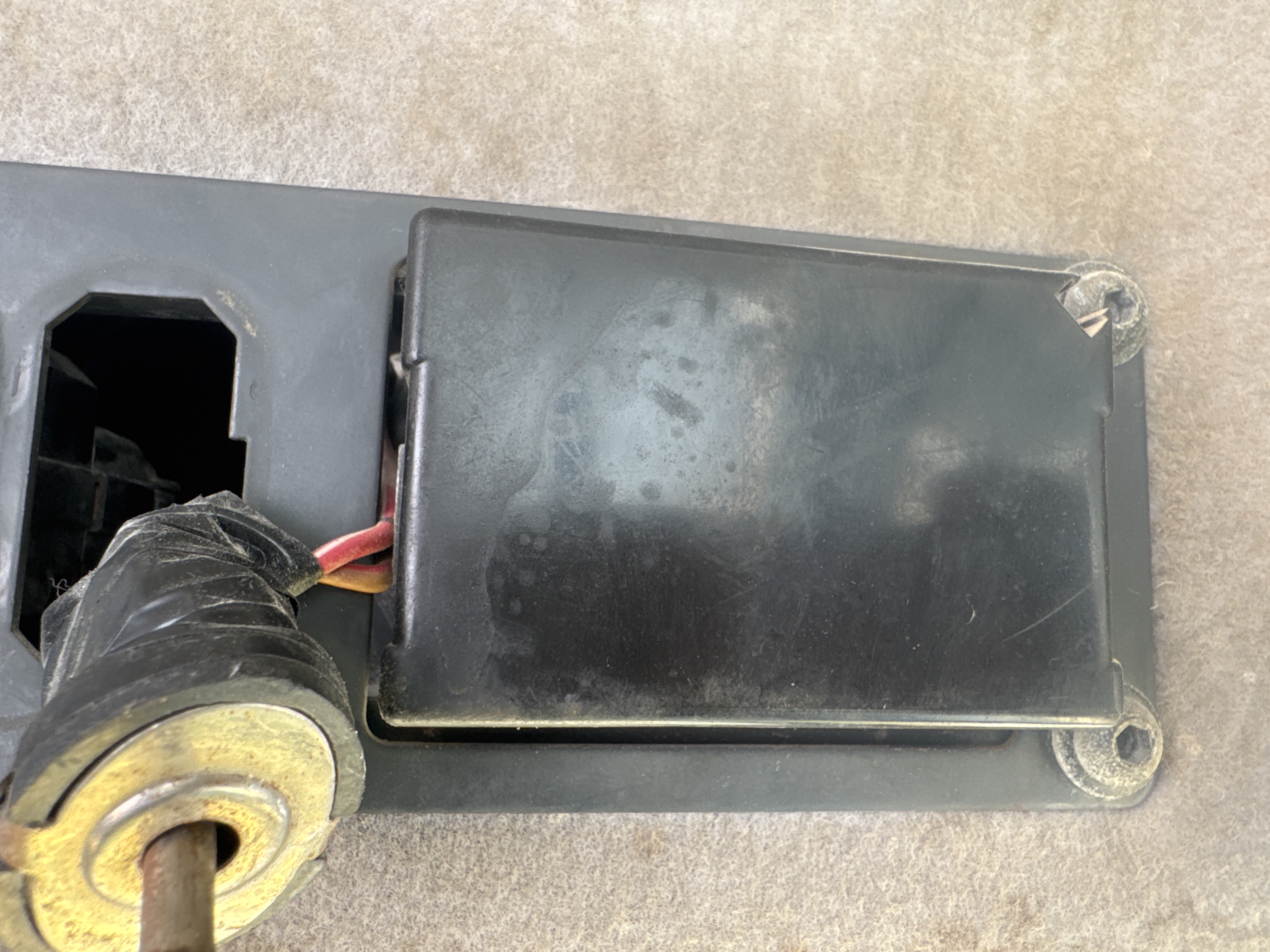 CDB-020-Komatsu-D155A-6R-Crawler-dozers-inspection-Electronics-Fuse-box-1