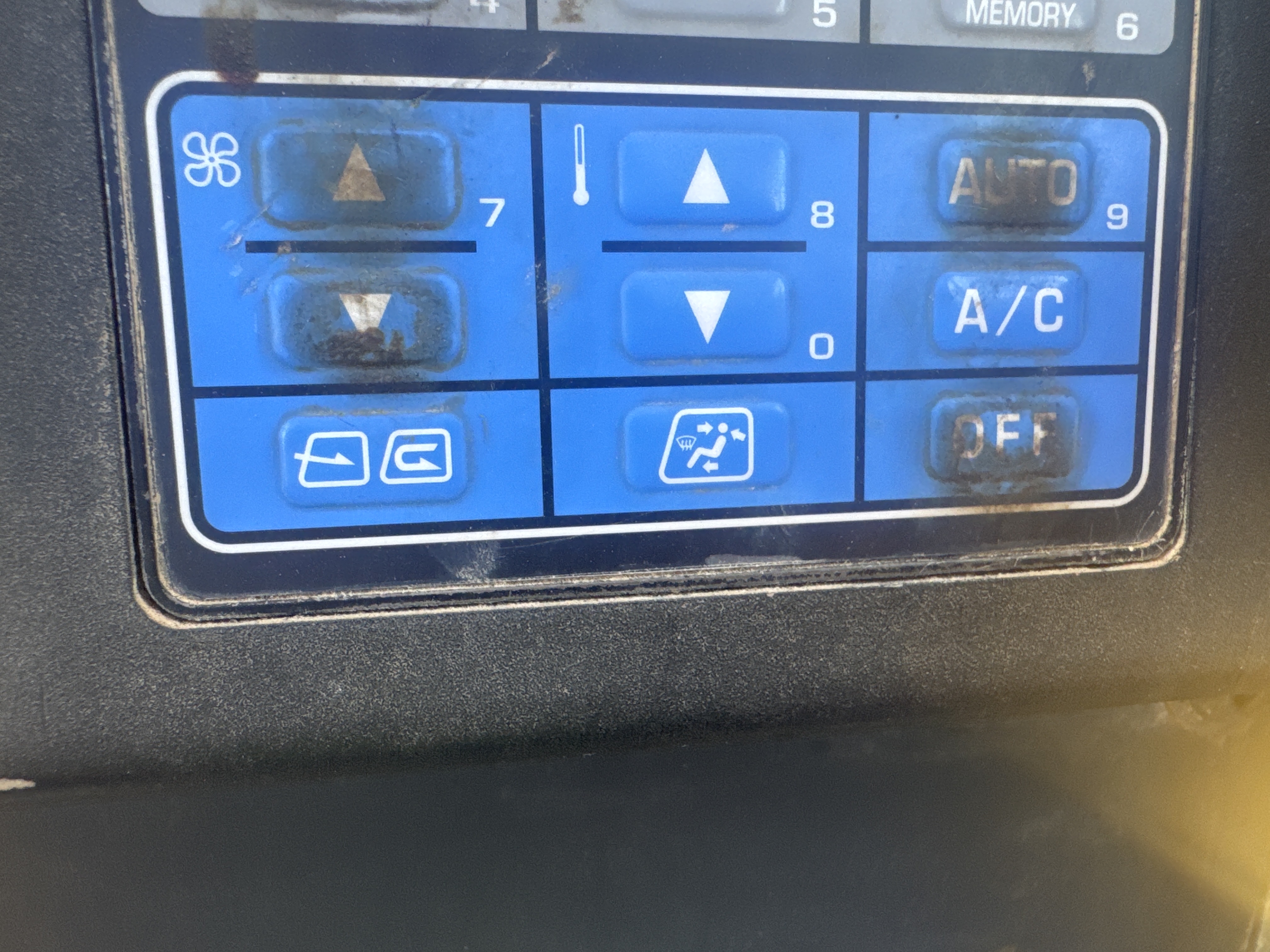 CDB-020-Komatsu-D155A-6R-Crawler-dozers-inspection-Air-conditioning-A/C-control-panel-1