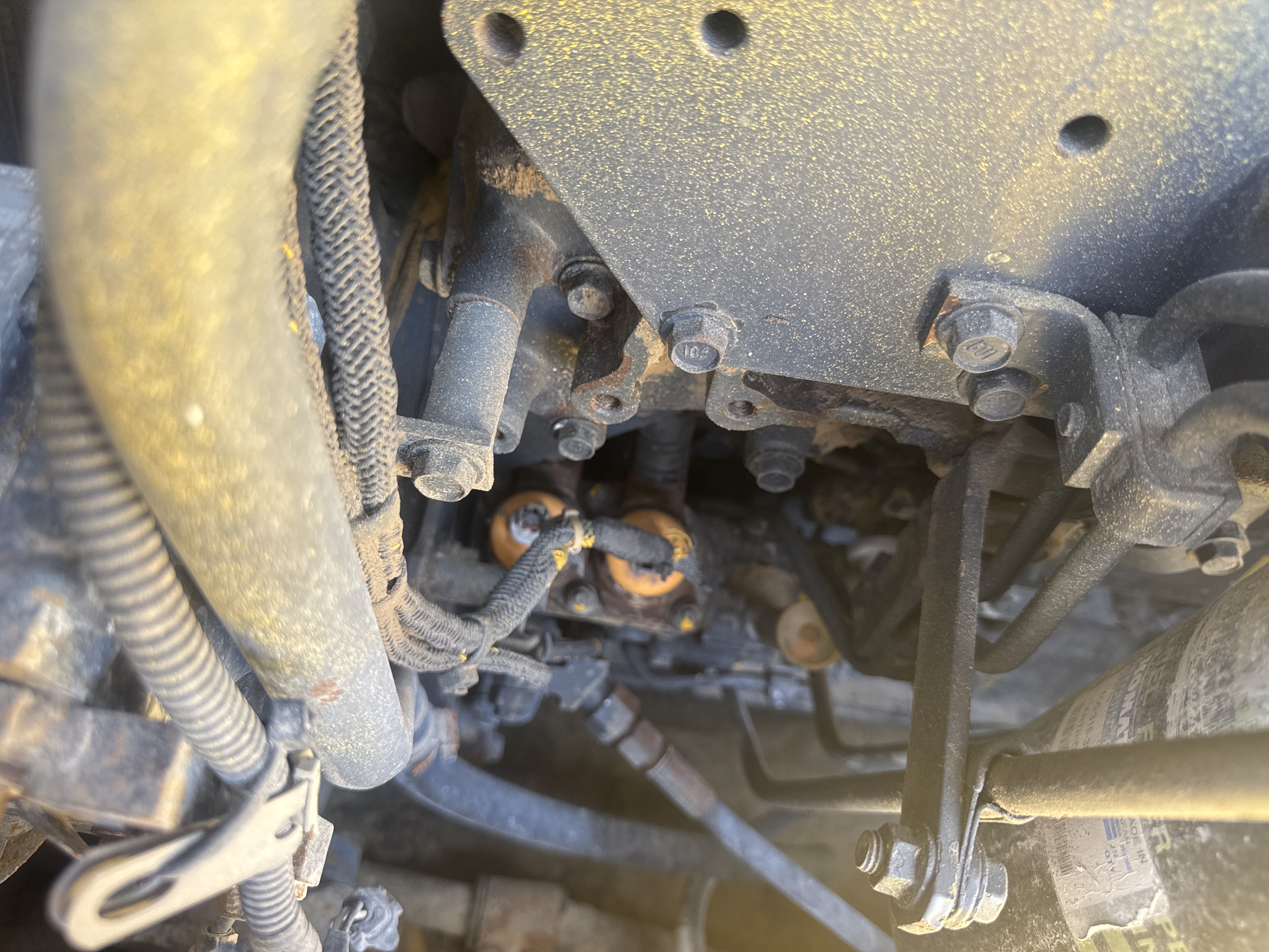 CDB-020-Komatsu-D155A-6R-Crawler-dozers-inspection-Hydraulics-Wiring-harness-1