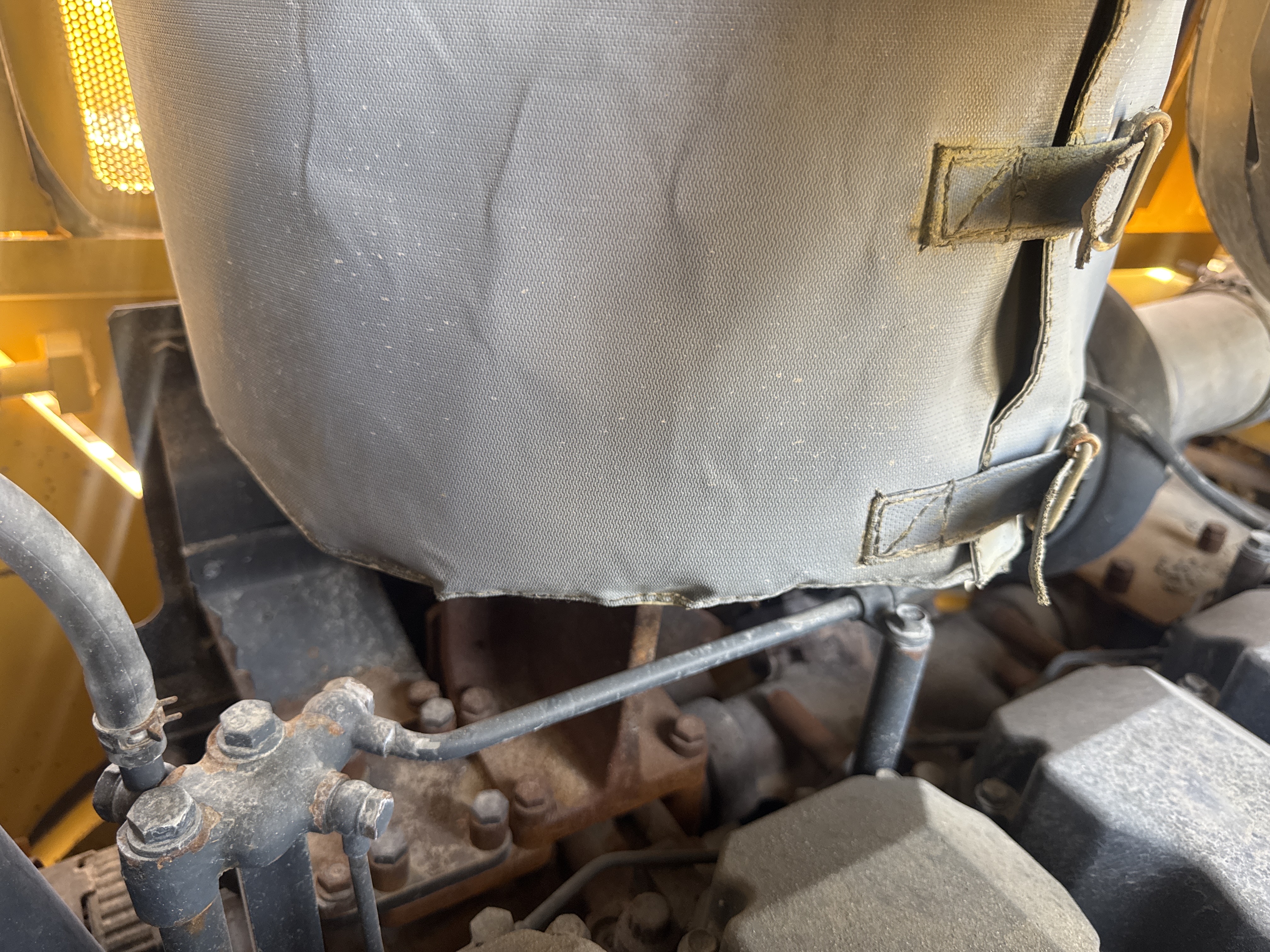CDB-020-Komatsu-D155A-6R-Crawler-dozers-inspection-Engine-Exhaust-system-1