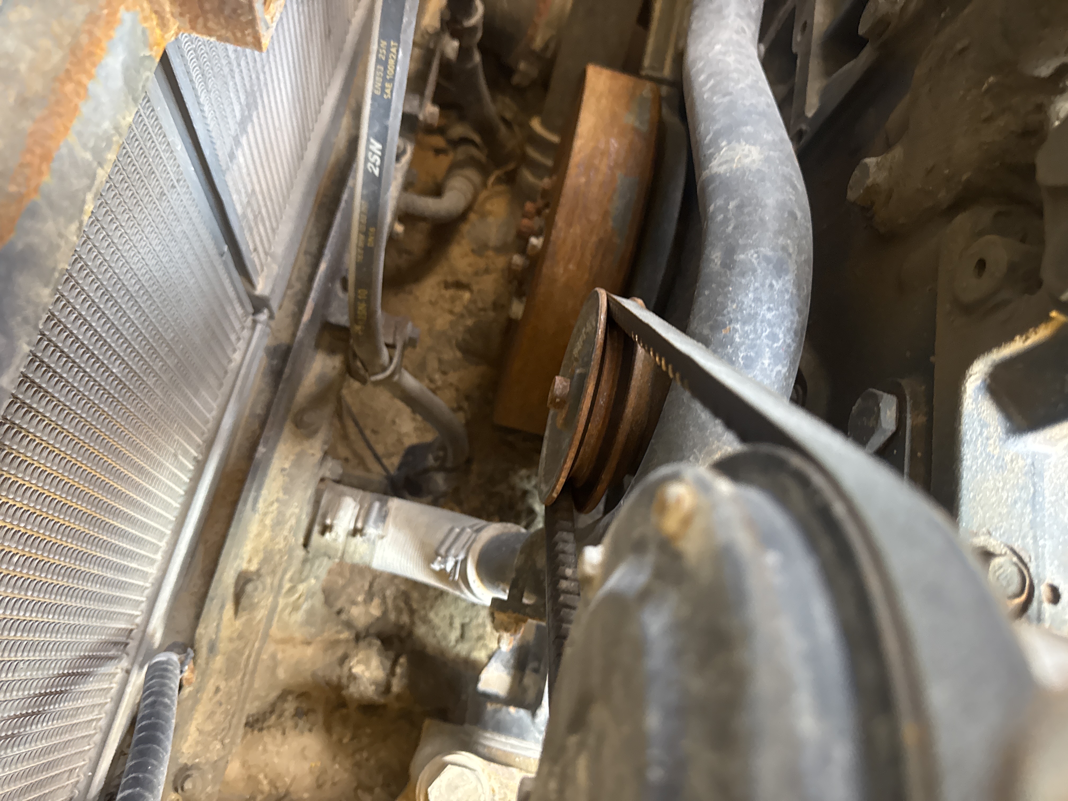 CDB-020-Komatsu-D155A-6R-Crawler-dozers-inspection-Engine-Belts-1