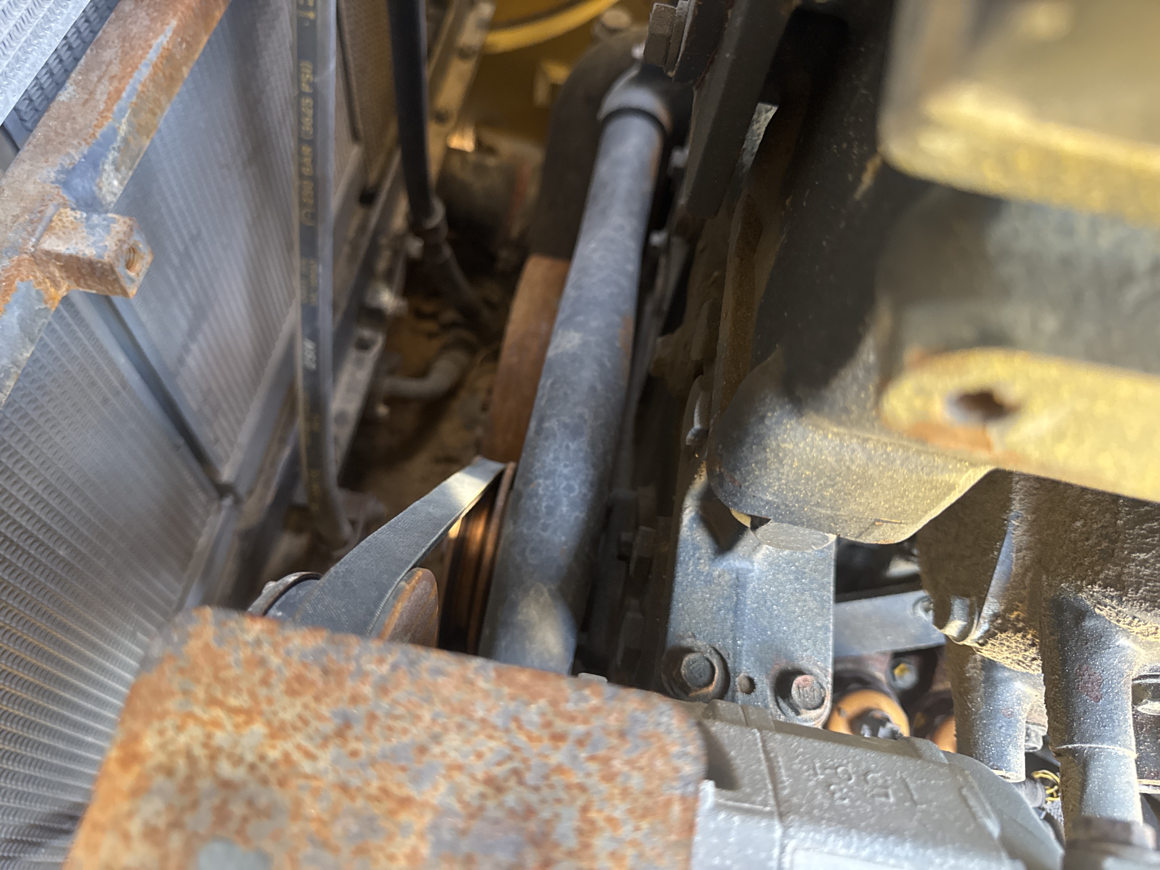 CDB-020-Komatsu-D155A-6R-Crawler-dozers-inspection-Engine-Belts-1