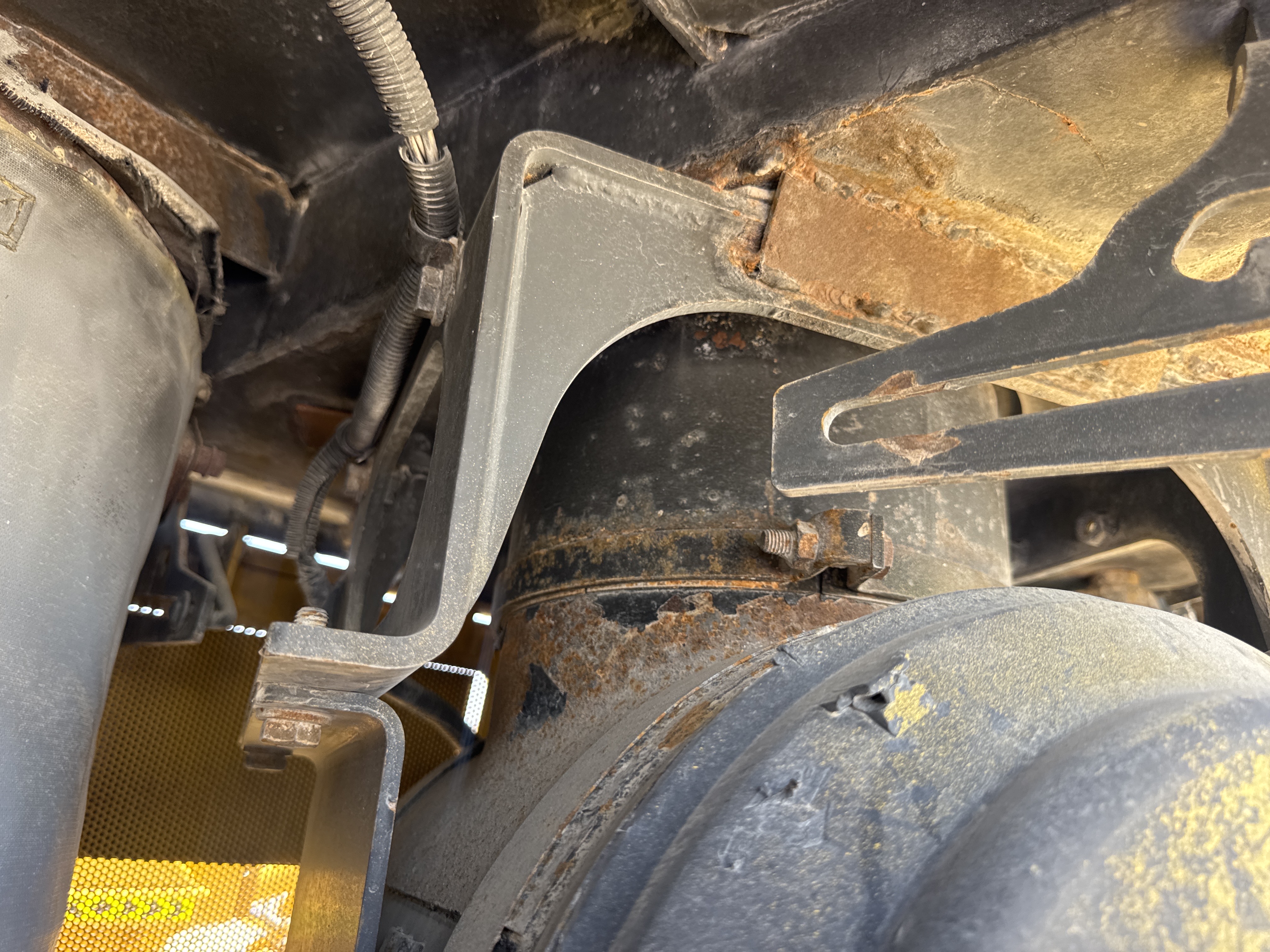CDB-020-Komatsu-D155A-6R-Crawler-dozers-inspection-Engine-Air-intake-system-1