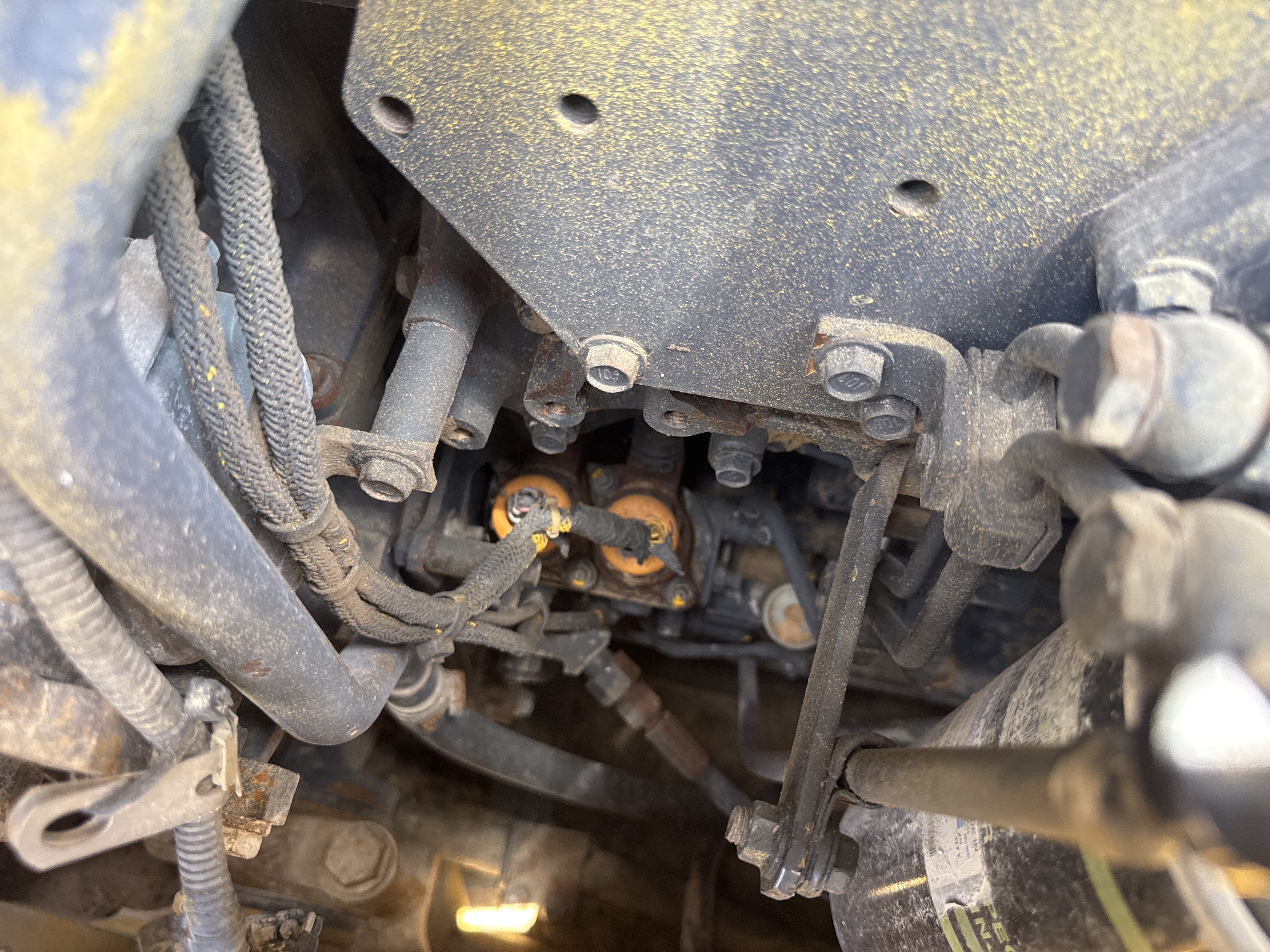 CDB-020-Komatsu-D155A-6R-Crawler-dozers-inspection-Engine-Fuel-leaks-1