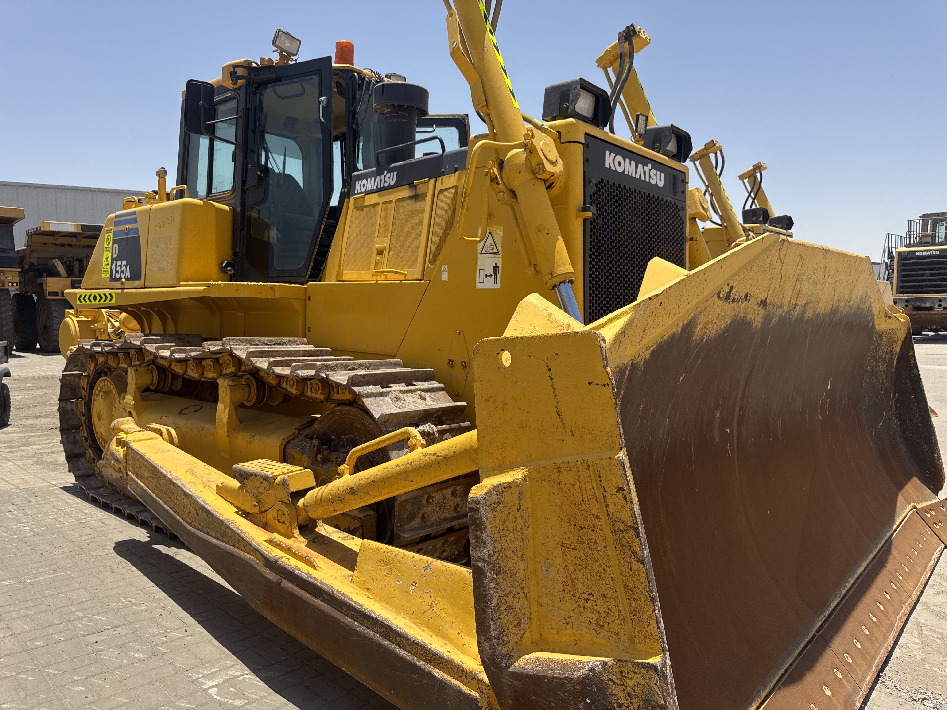 CDB-021-كوماتسو-D155A-6-بلدوزرات-مجنزرة-فحص-الهيكل-الصبغ-1