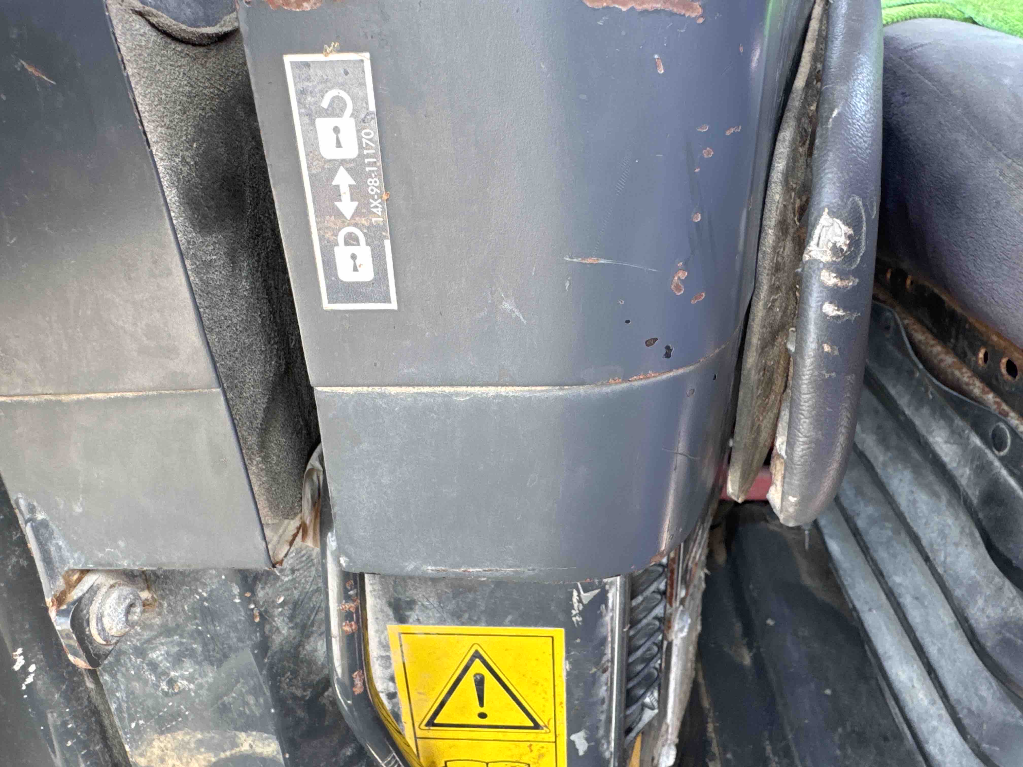 CDB-021-كوماتسو-D155A-6-بلدوزرات-مجنزرة-فحص-الأمان-قفل-الأمان-الهيدروليكي-1