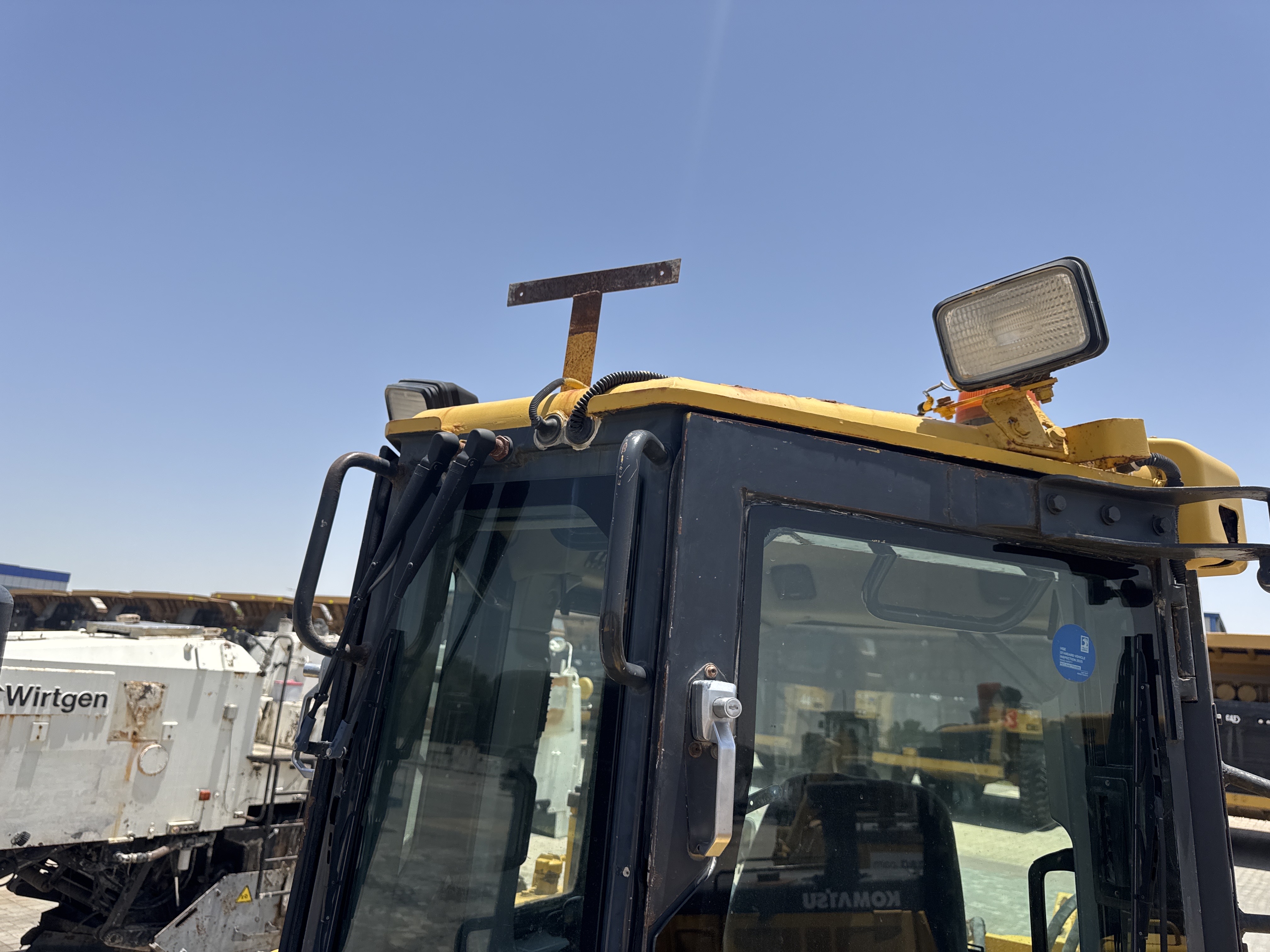 CDB-021-كوماتسو-D155A-6-بلدوزرات-مجنزرة-فحص-الأمان-هيكل-الحماية-من-السقوط-(ROPS/FOPS)-1