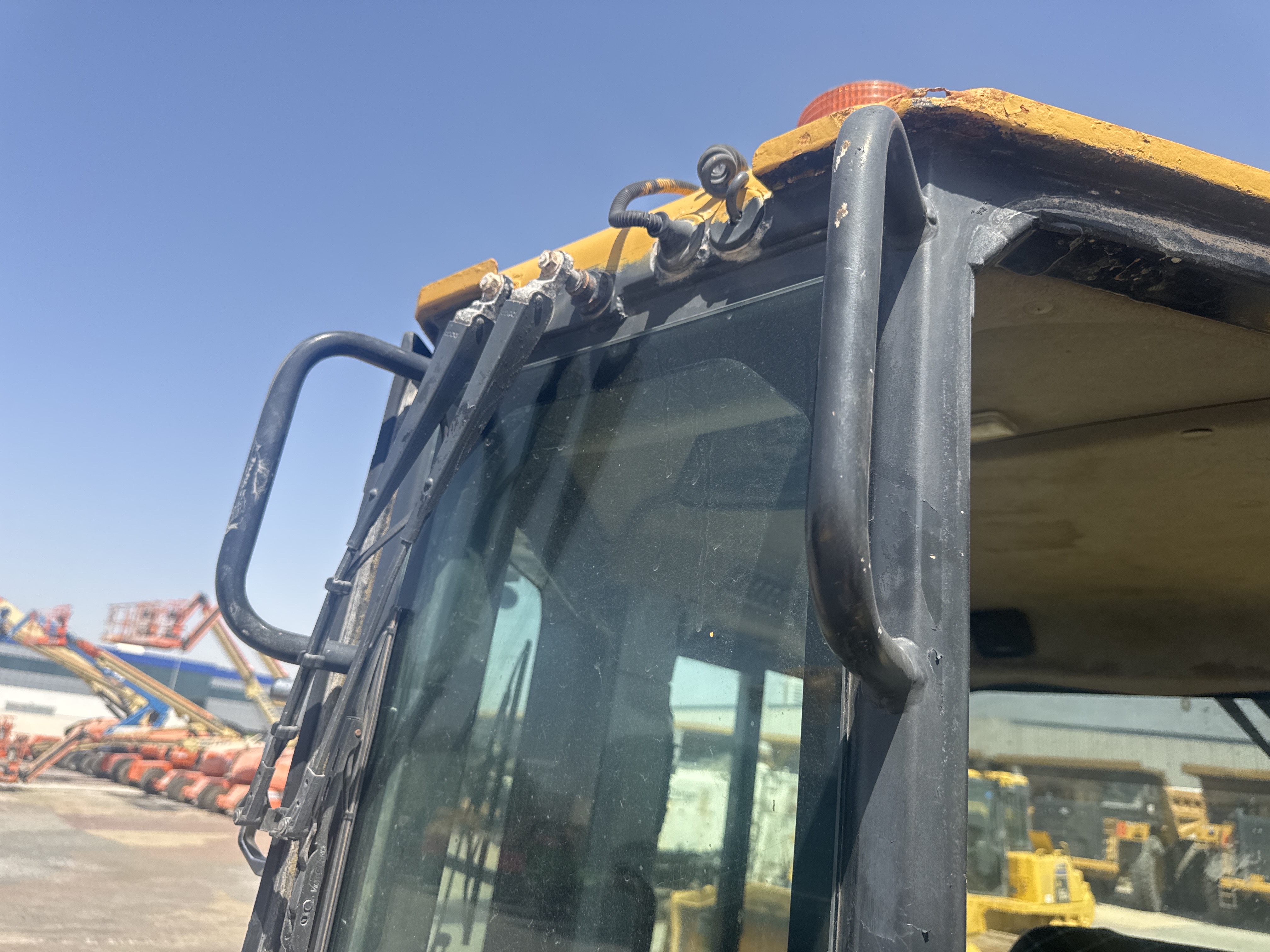 CDB-021-كوماتسو-D155A-6-بلدوزرات-مجنزرة-فحص-الهيكل-الدرابزين-1