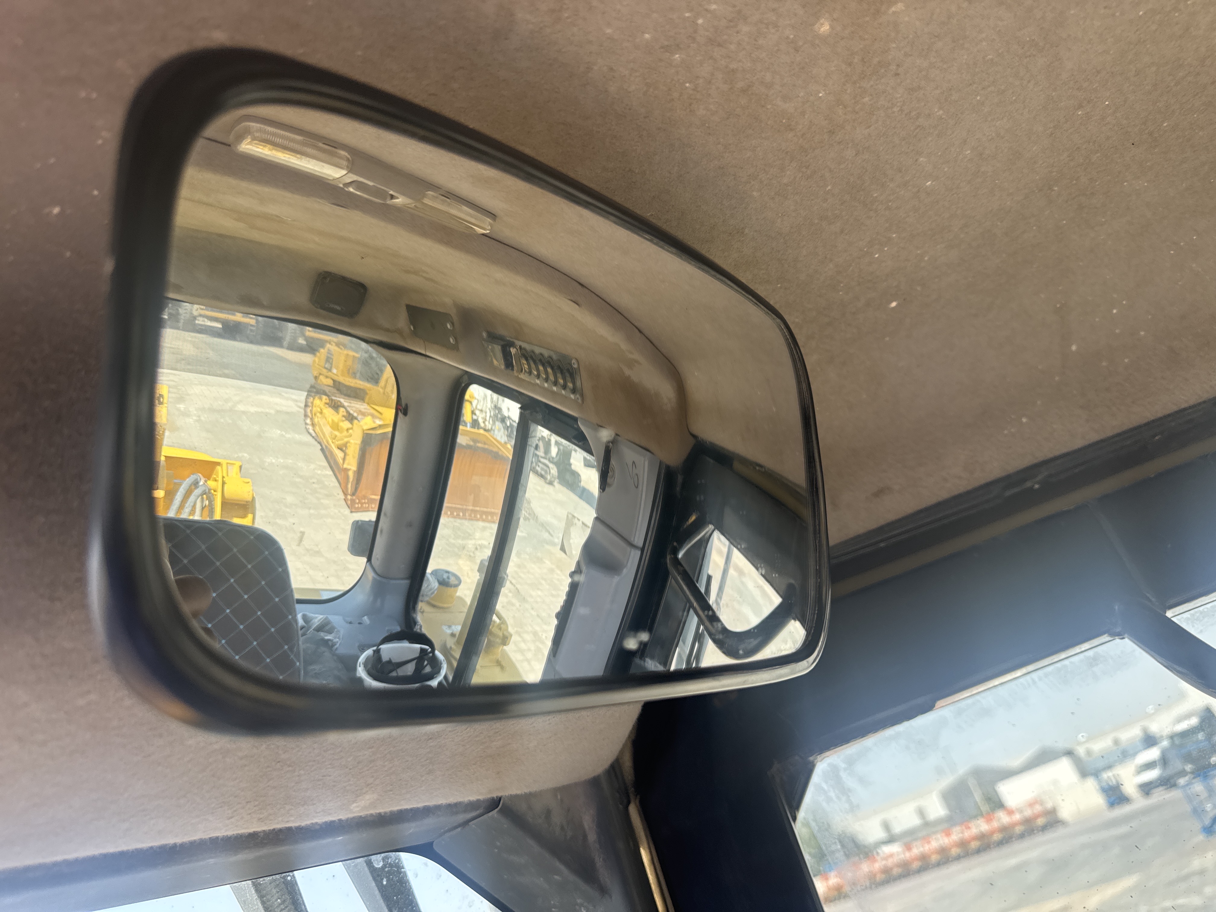 CDB-021-كوماتسو-D155A-6-بلدوزرات-مجنزرة-فحص-الكابينة-المرايا-1
