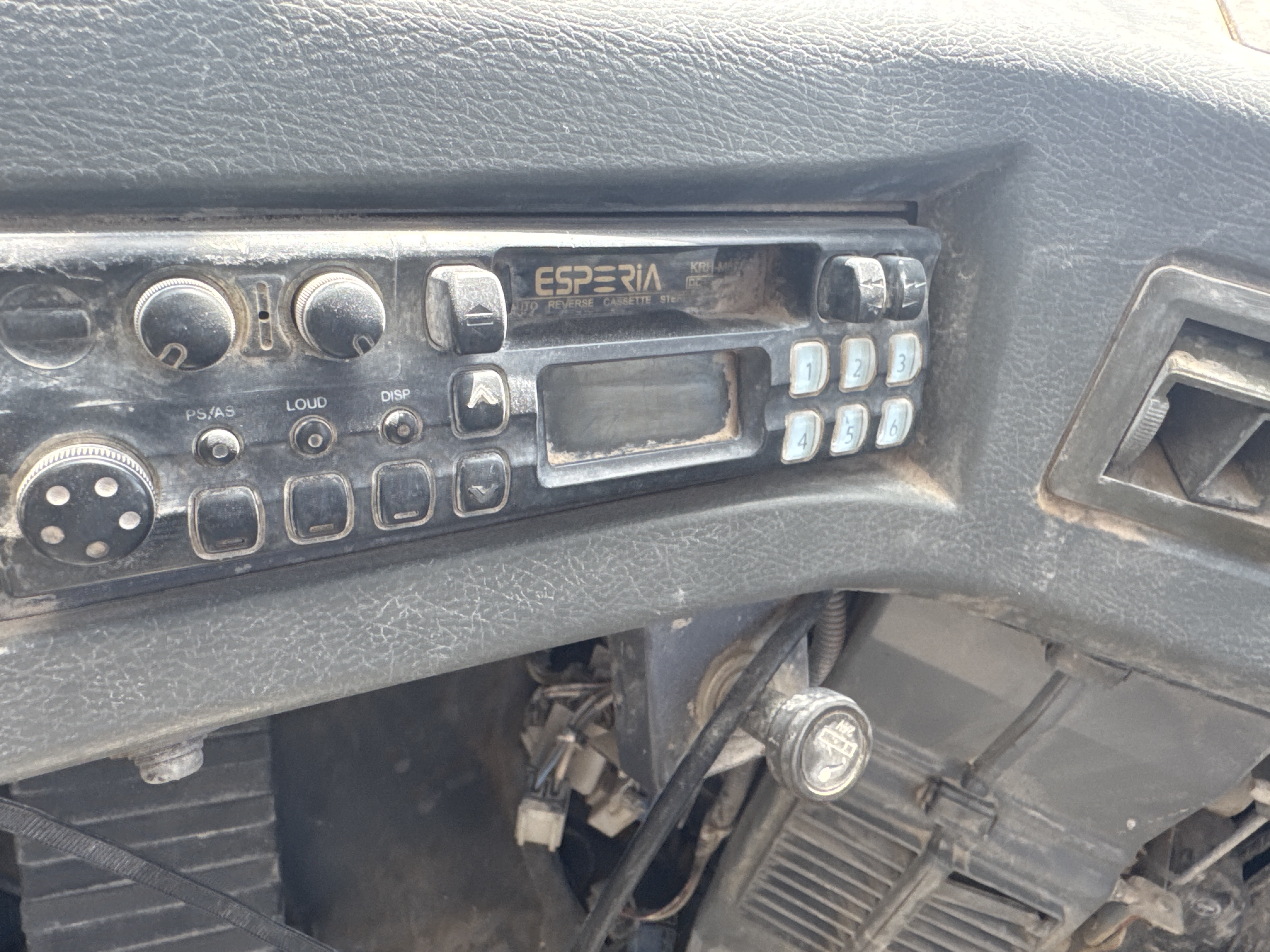 WHL-019-كوماتسو-WA900-3E0-لوادر-بعجلات-فحص-الكابينة-الراديو-1
