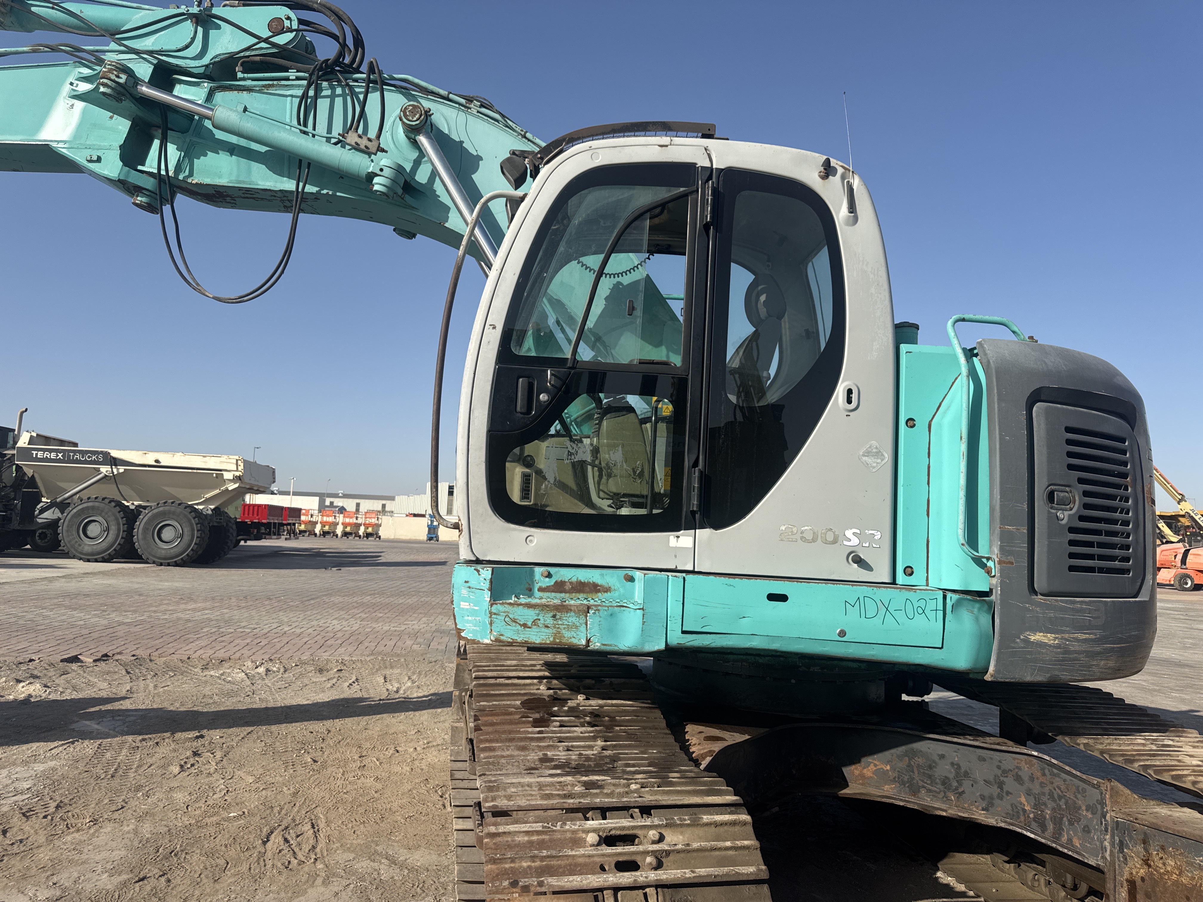 MDX-027-كوبلكو-SK200SR-حفارات-متوسطة-فحص-الهيكل-الصبغ-1