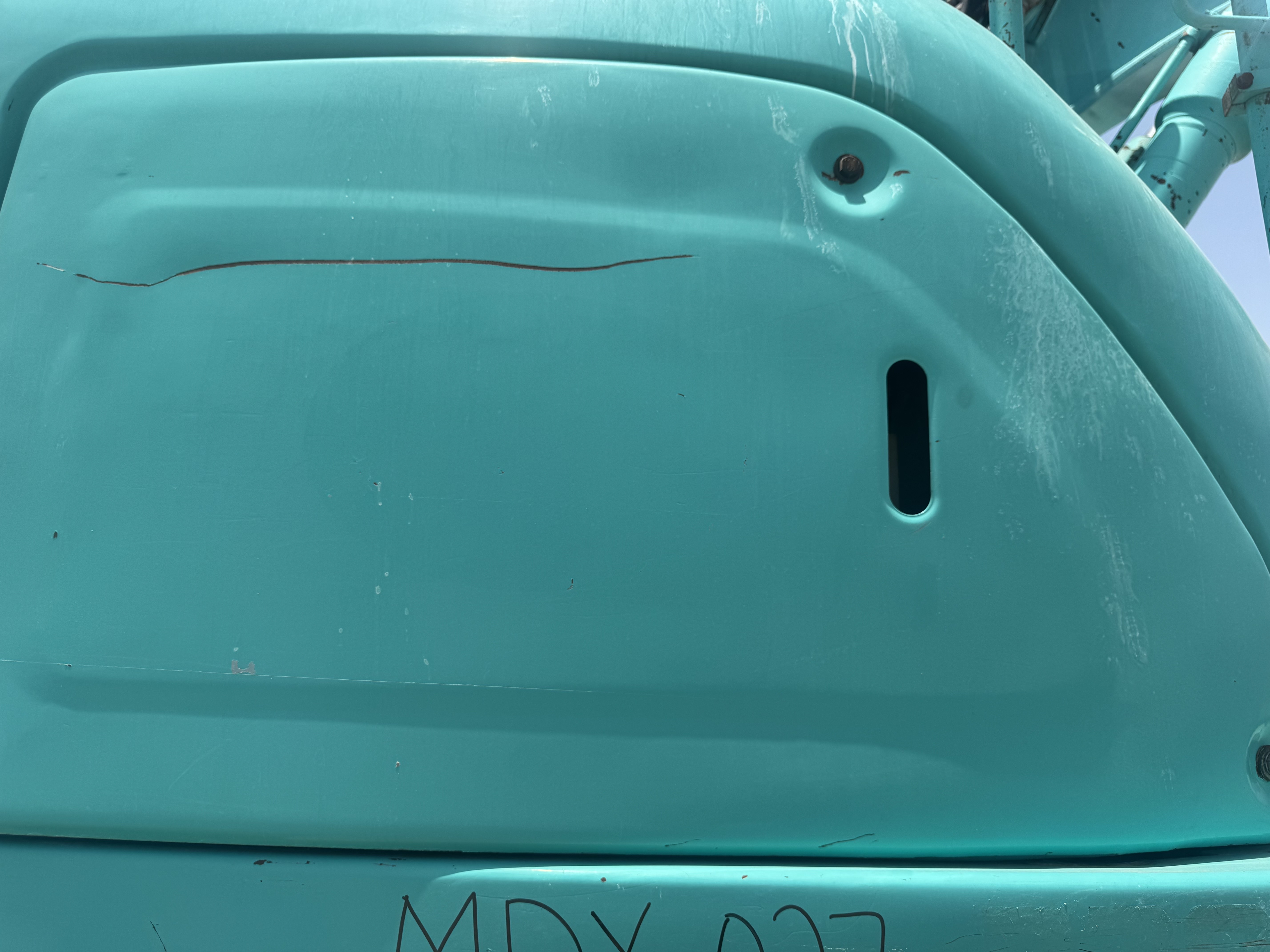 MDX-027-كوبلكو-SK200SR-حفارات-متوسطة-فحص-الهيدروليك-خزان-الهيدروليك-1