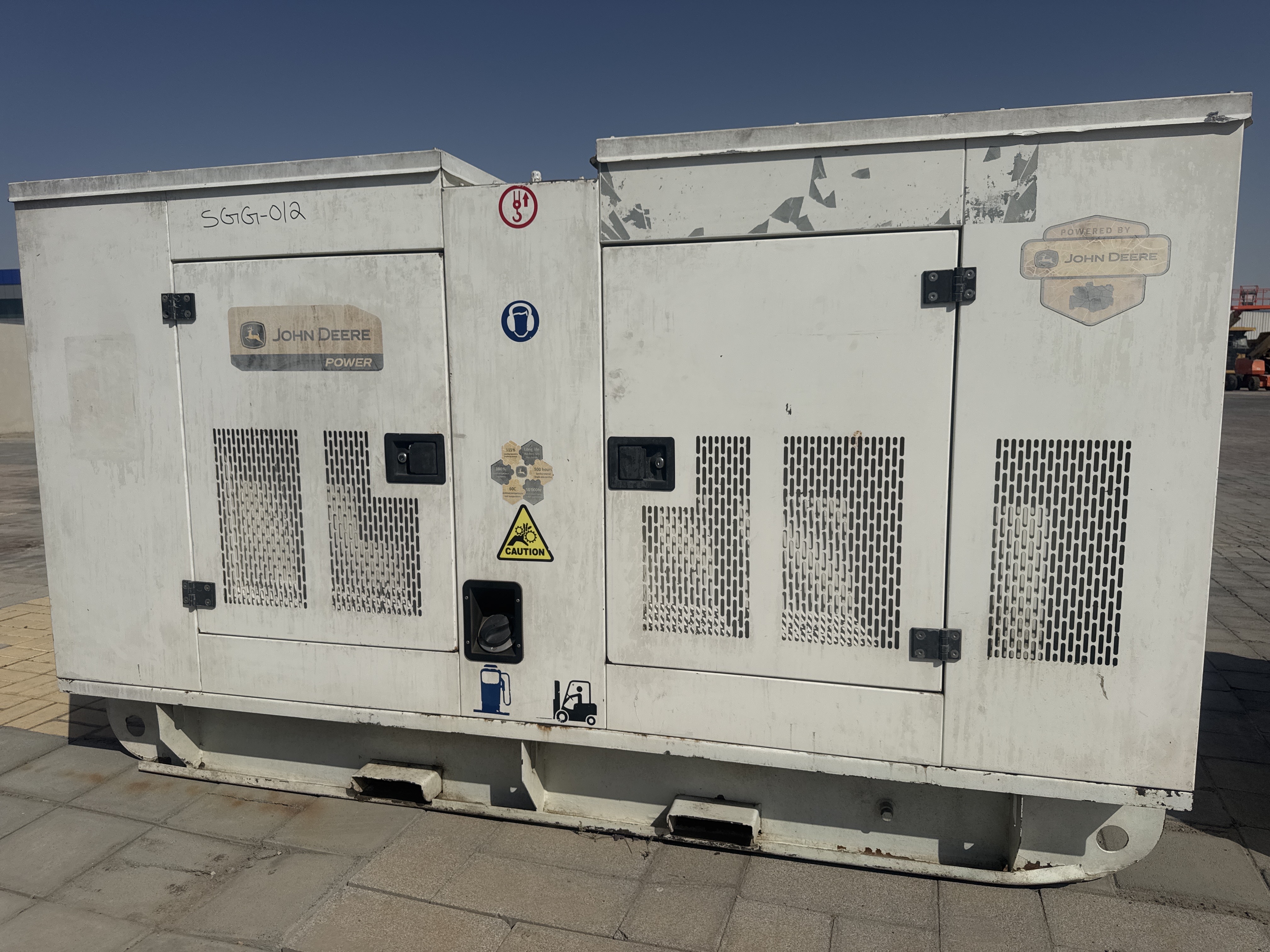 SGG-012-جون-دير-80-kVA-مولدات-ثابتة-فحص-الهيكل-الصبغ-1
