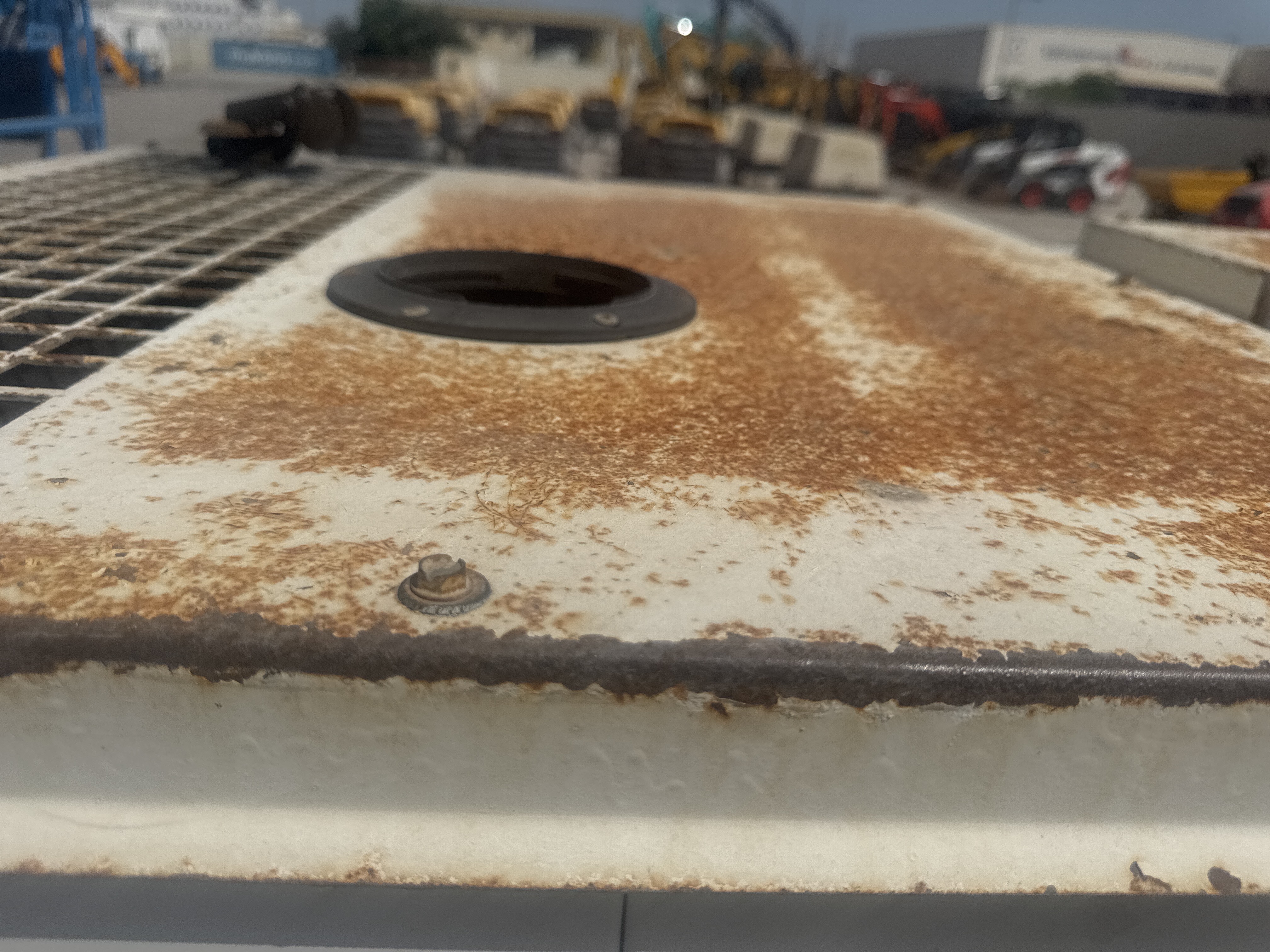 SGG-011-Kubota-15-kVA-Stationary-generators-inspection-Structure-Sheet-metal-(fiberglass)-1