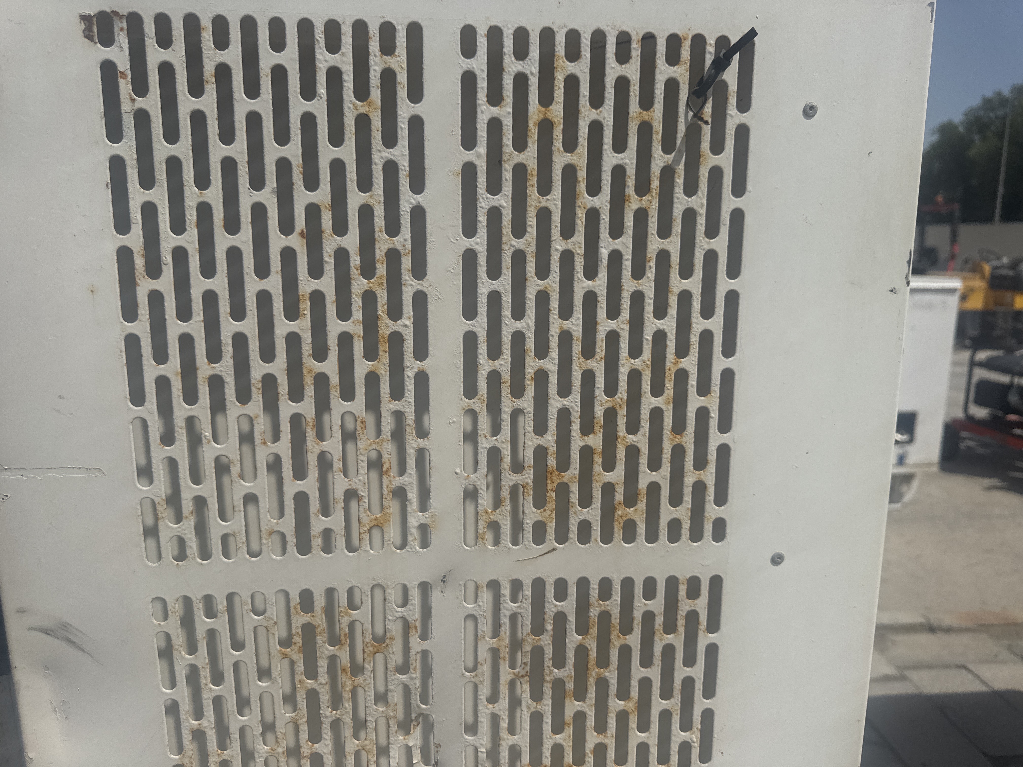 SGG-011-Kubota-15-kVA-Stationary-generators-inspection-Structure-Sheet-metal-(fiberglass)-1