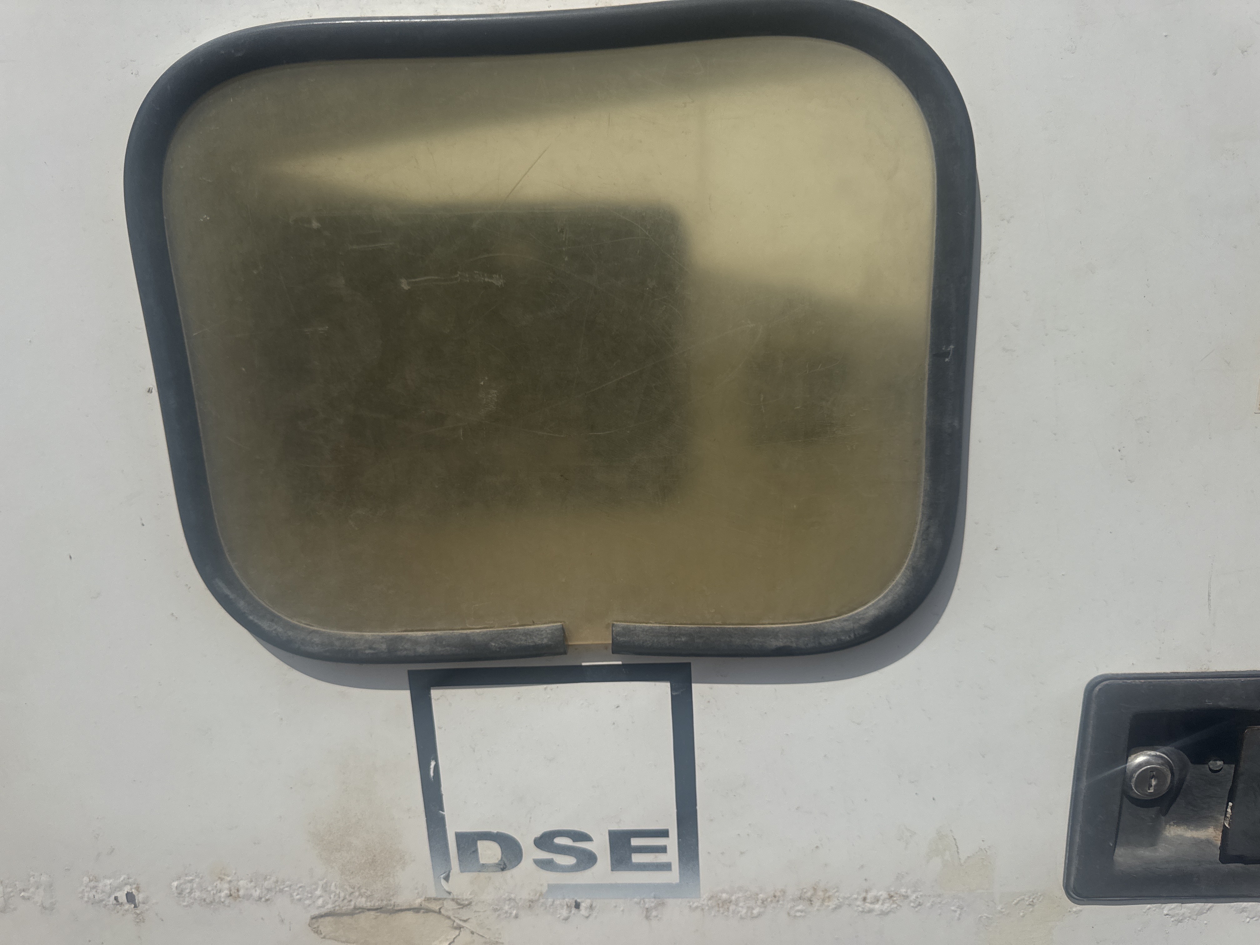 SGG-011-Kubota-15-kVA-Stationary-generators-inspection-Structure-Sheet-metal-(fiberglass)-1