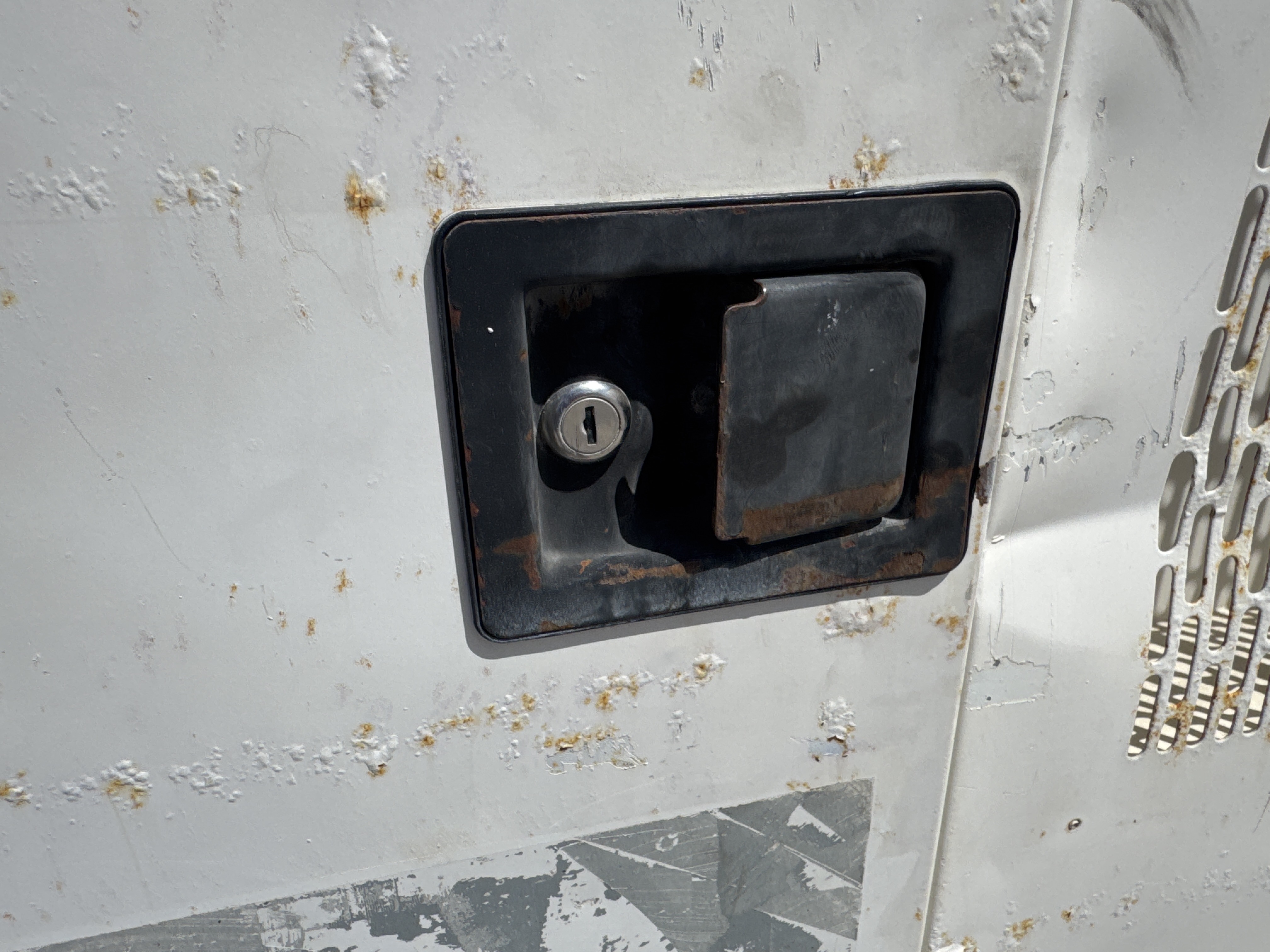 SGG-011-Kubota-15-kVA-Stationary-generators-inspection-Structure-Door-handles-1