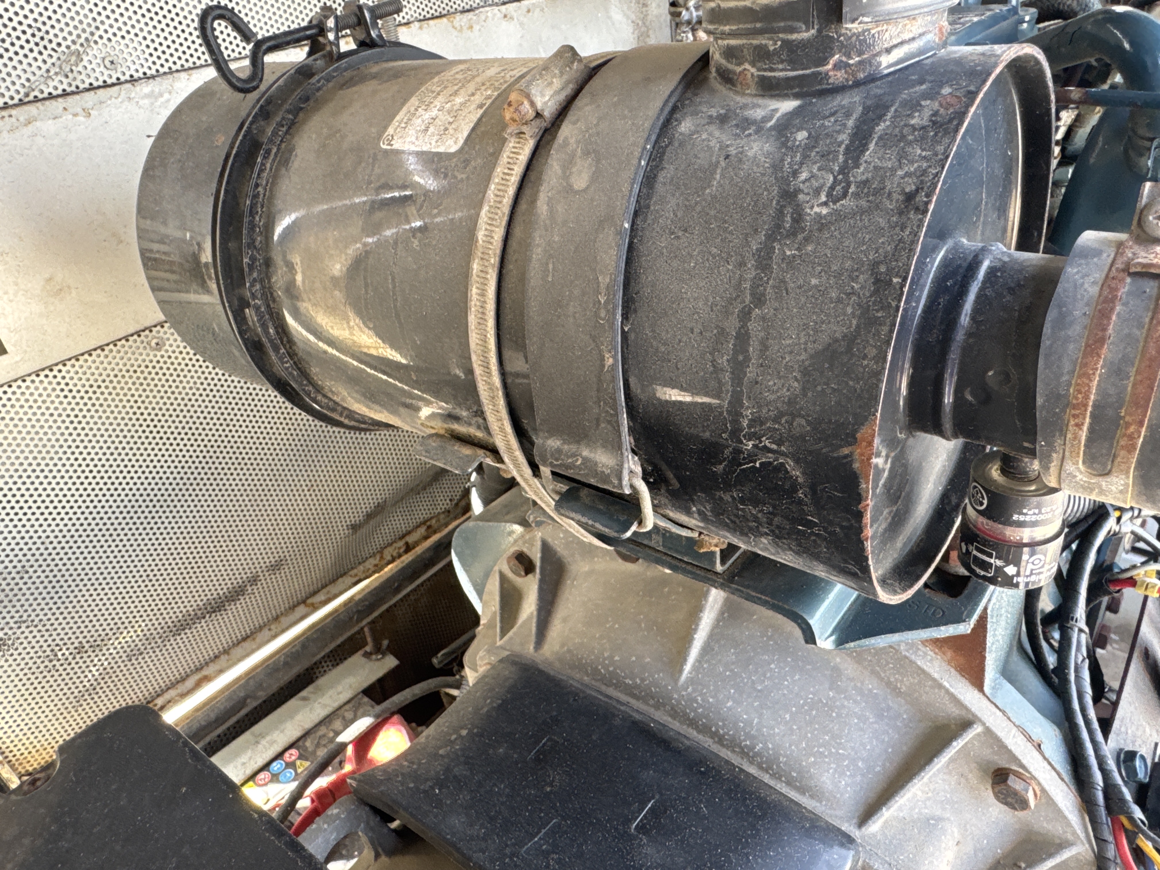 SGG-011-Kubota-15-kVA-Stationary-generators-inspection-Engine-Air-intake-system-1