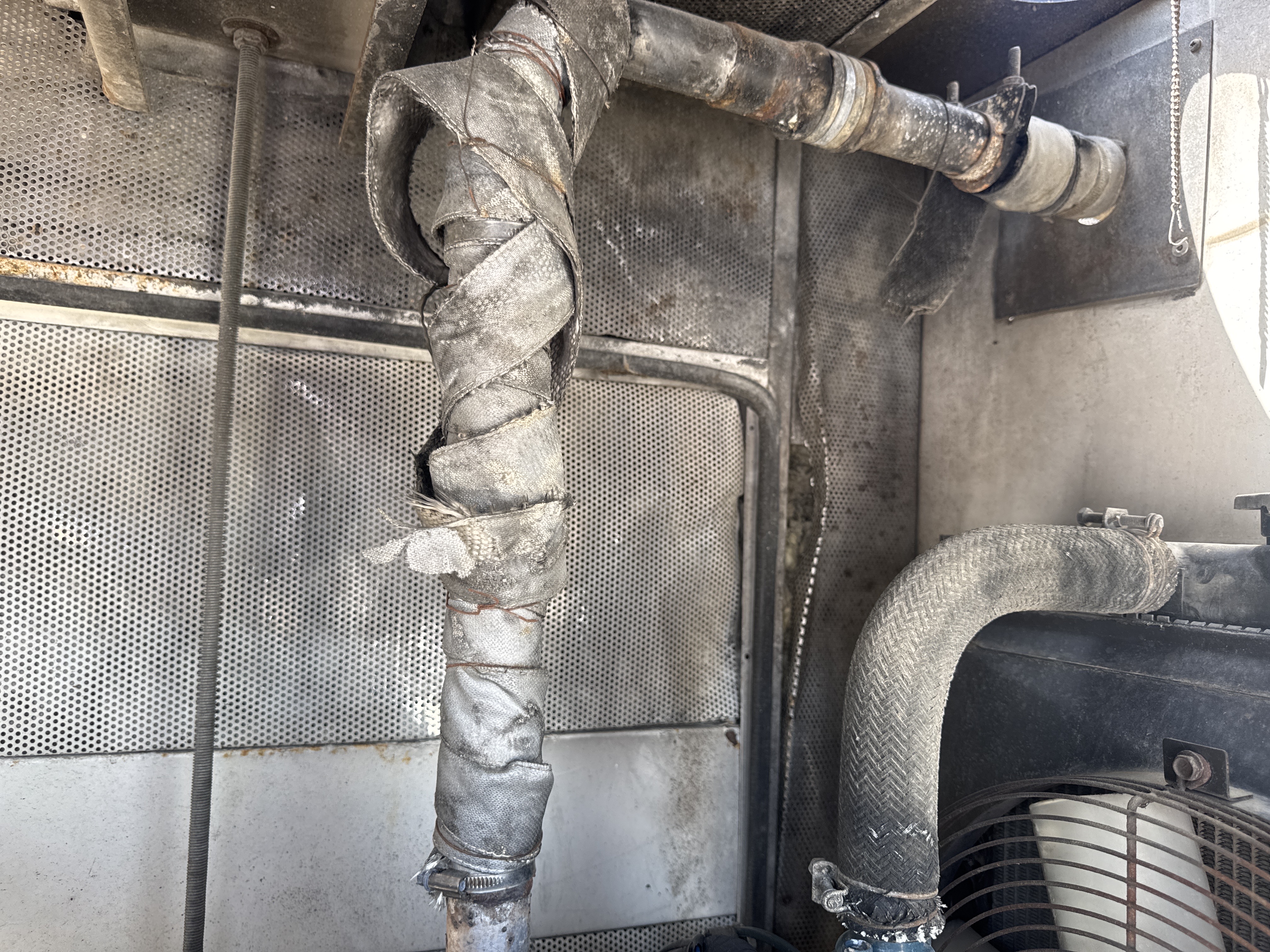 SGG-011-Kubota-15-kVA-Stationary-generators-inspection-Engine-Exhaust-system-1