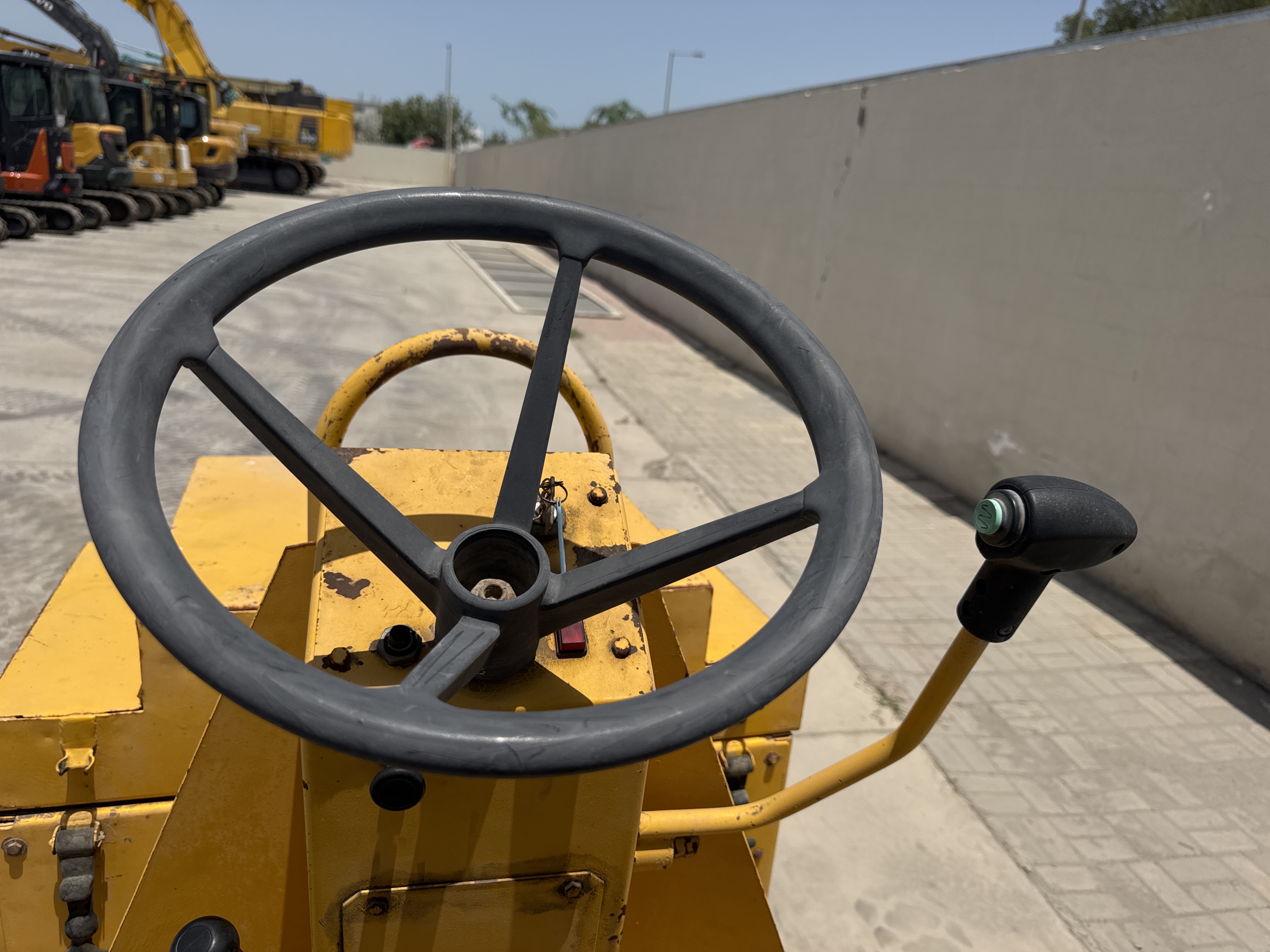 SRC-017-Sakai-CR270-Tandem-rollers-inspection-Cabin-Steering-controls-1