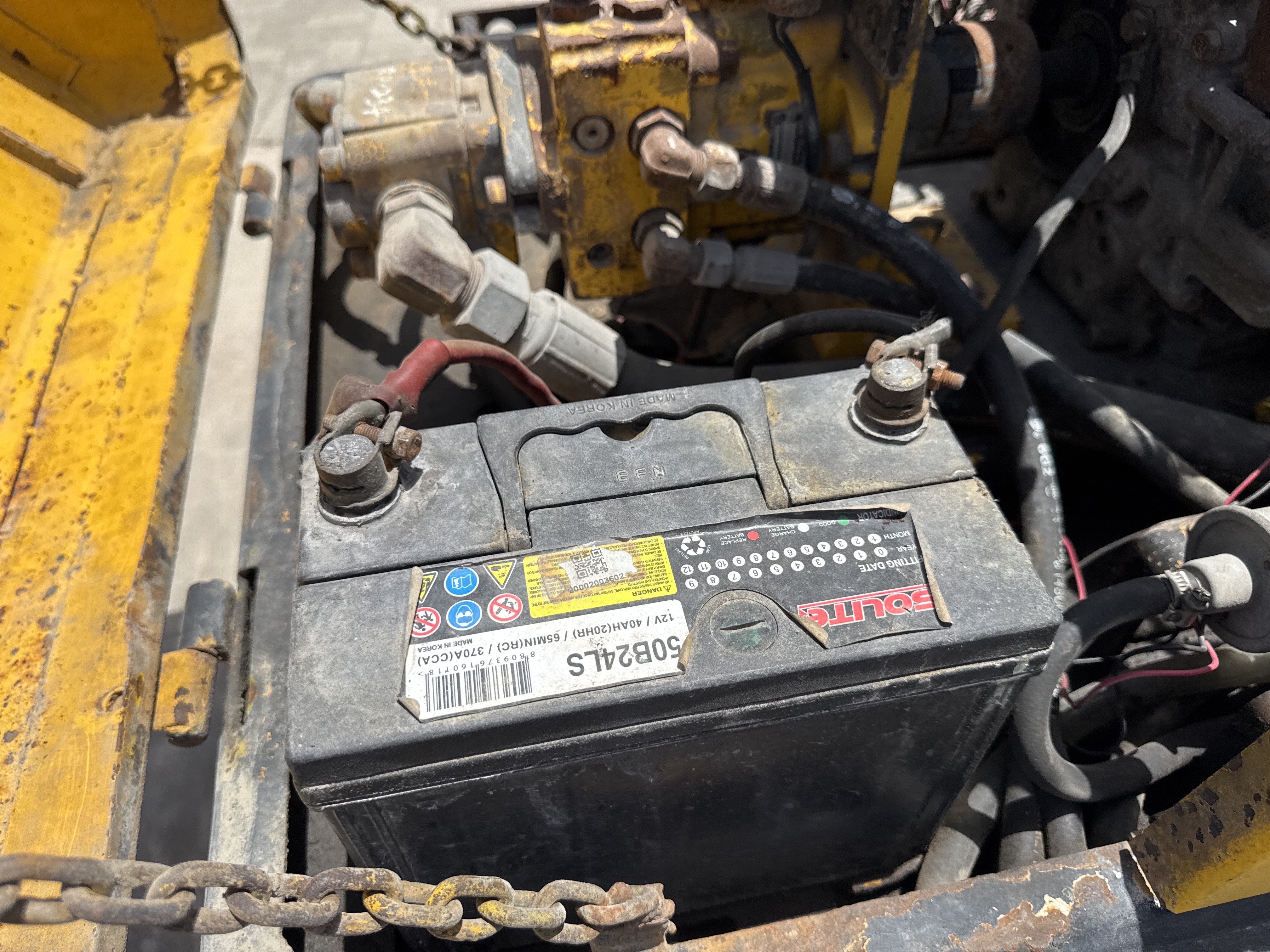 SRC-017-Sakai-CR270-Tandem-rollers-inspection-Electronics-Battery-1
